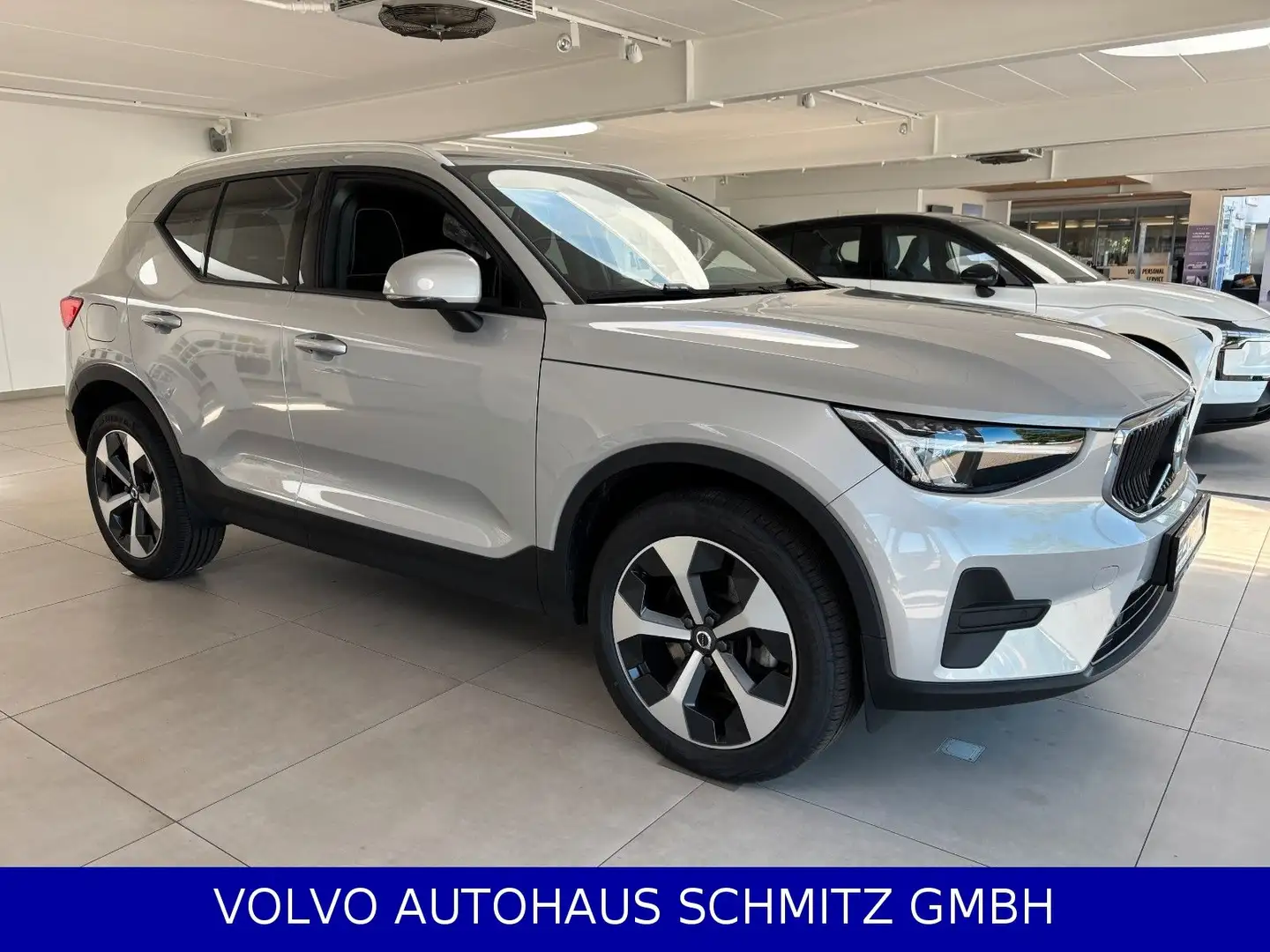 Volvo XC40 Core B3 Kamera 19" el. Sitze Plateado - 1