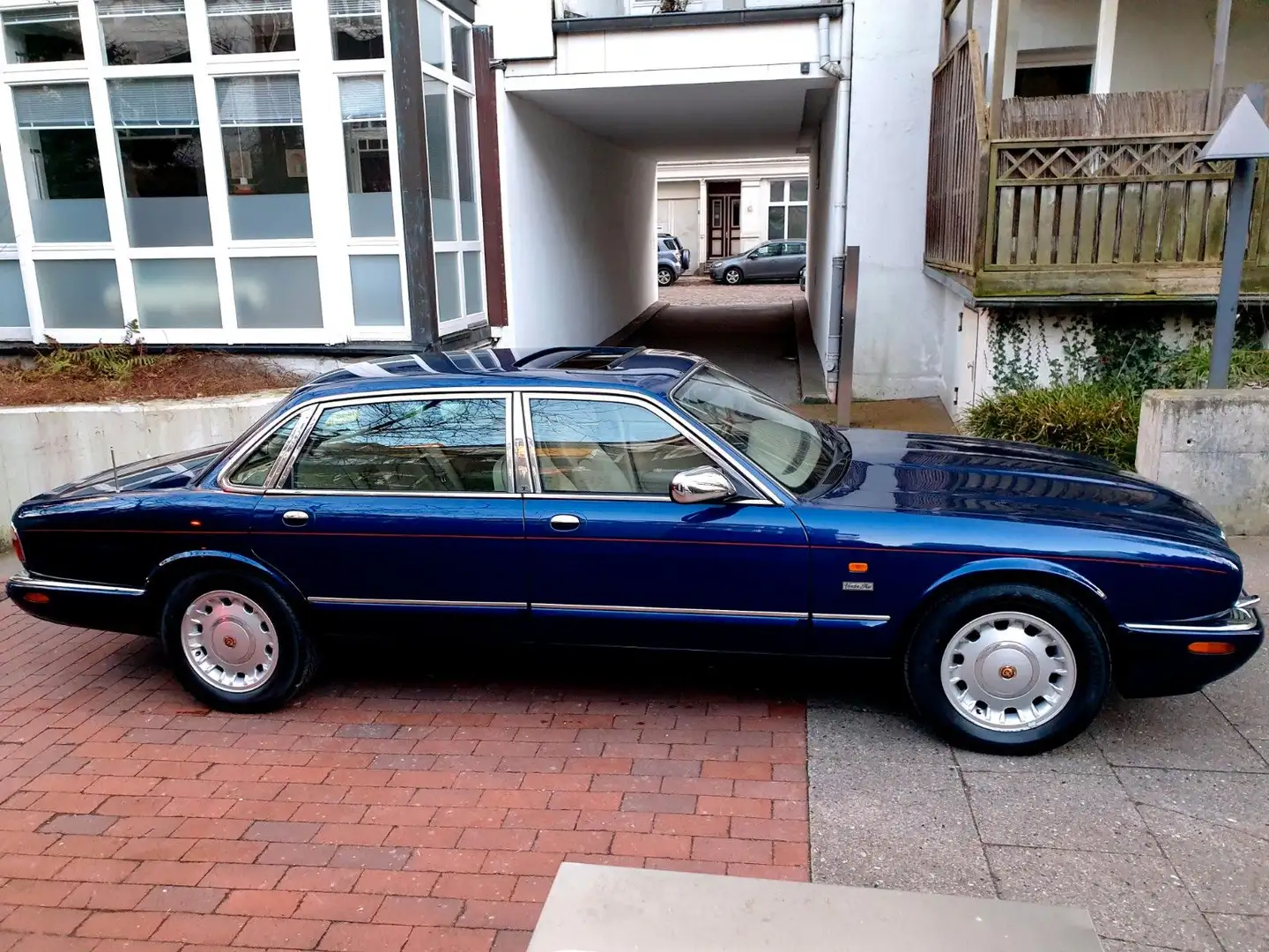 Jaguar Daimler Vanden Plas lang* 1.Hand, *Motor 600 km Blau - 1