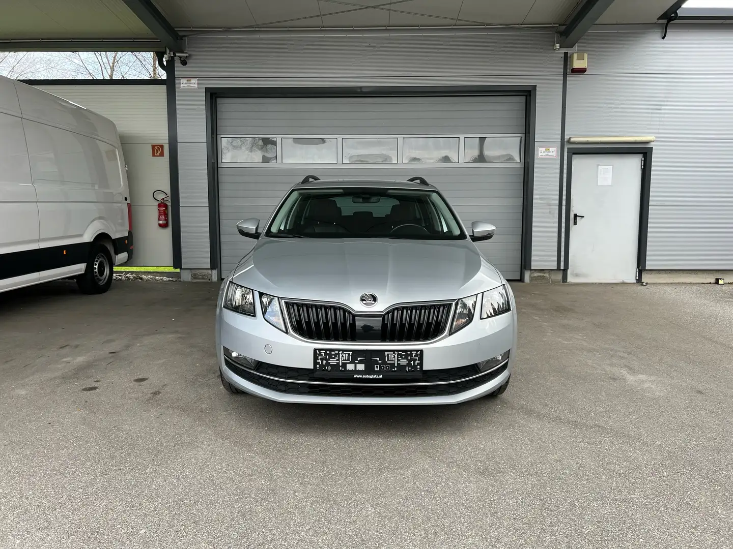 Skoda Octavia Combi 1,6 TDI Style NAVI/VOLLLEDER/KLIMAAUTO. Silber - 1