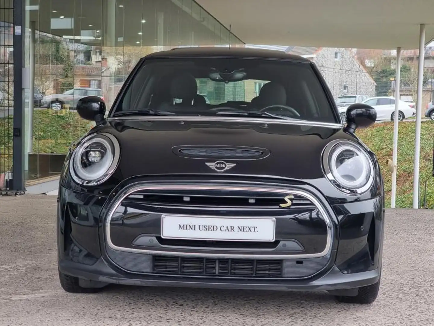 MINI Cooper SE Schwarz - 2