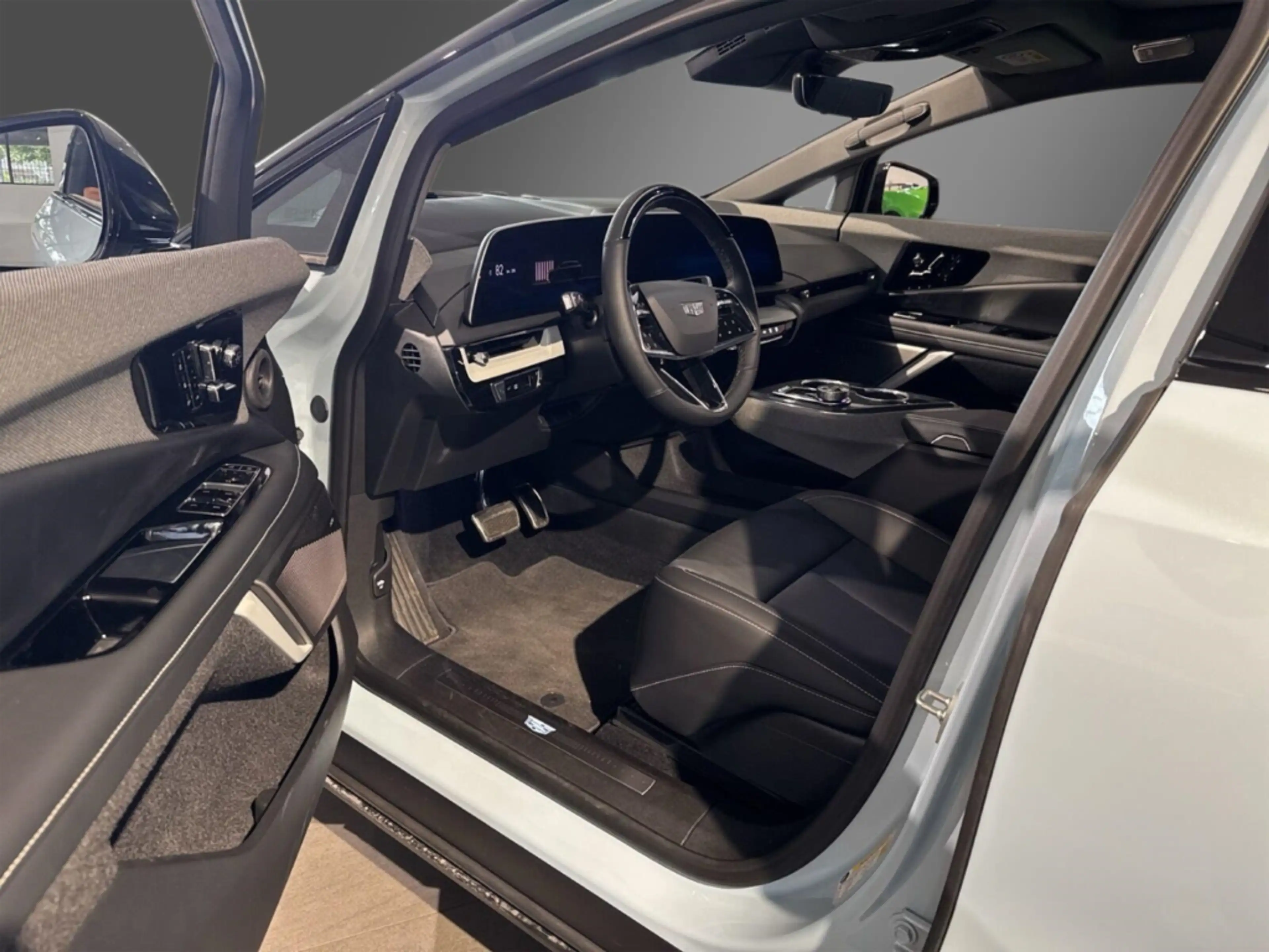 Cadillac Optiq AWD Studio Edition 1 of 50 inkl. Winterrad — photo 6