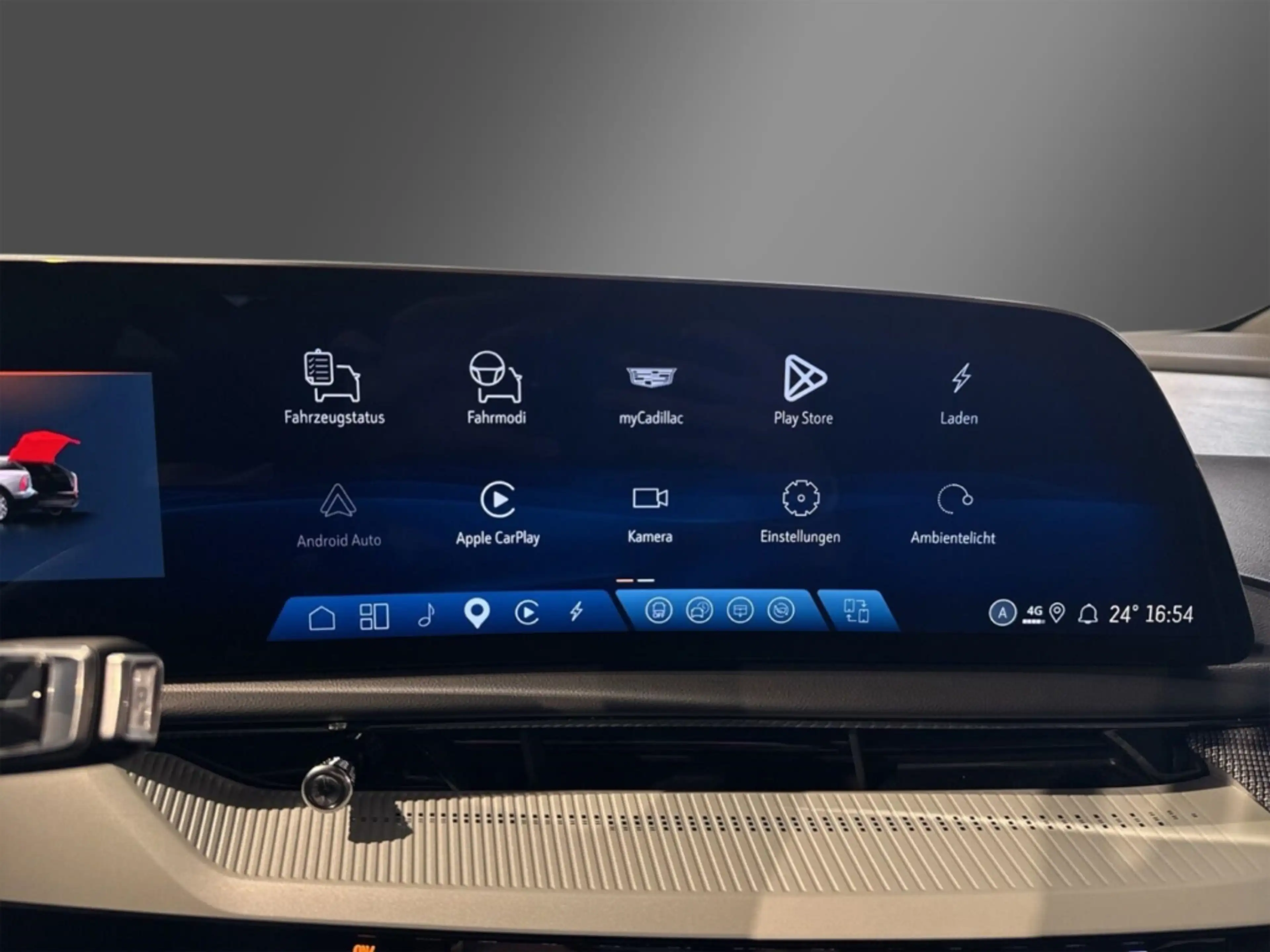Cadillac Optiq AWD Studio Edition 1 of 50 inkl. Winterrad — photo 10