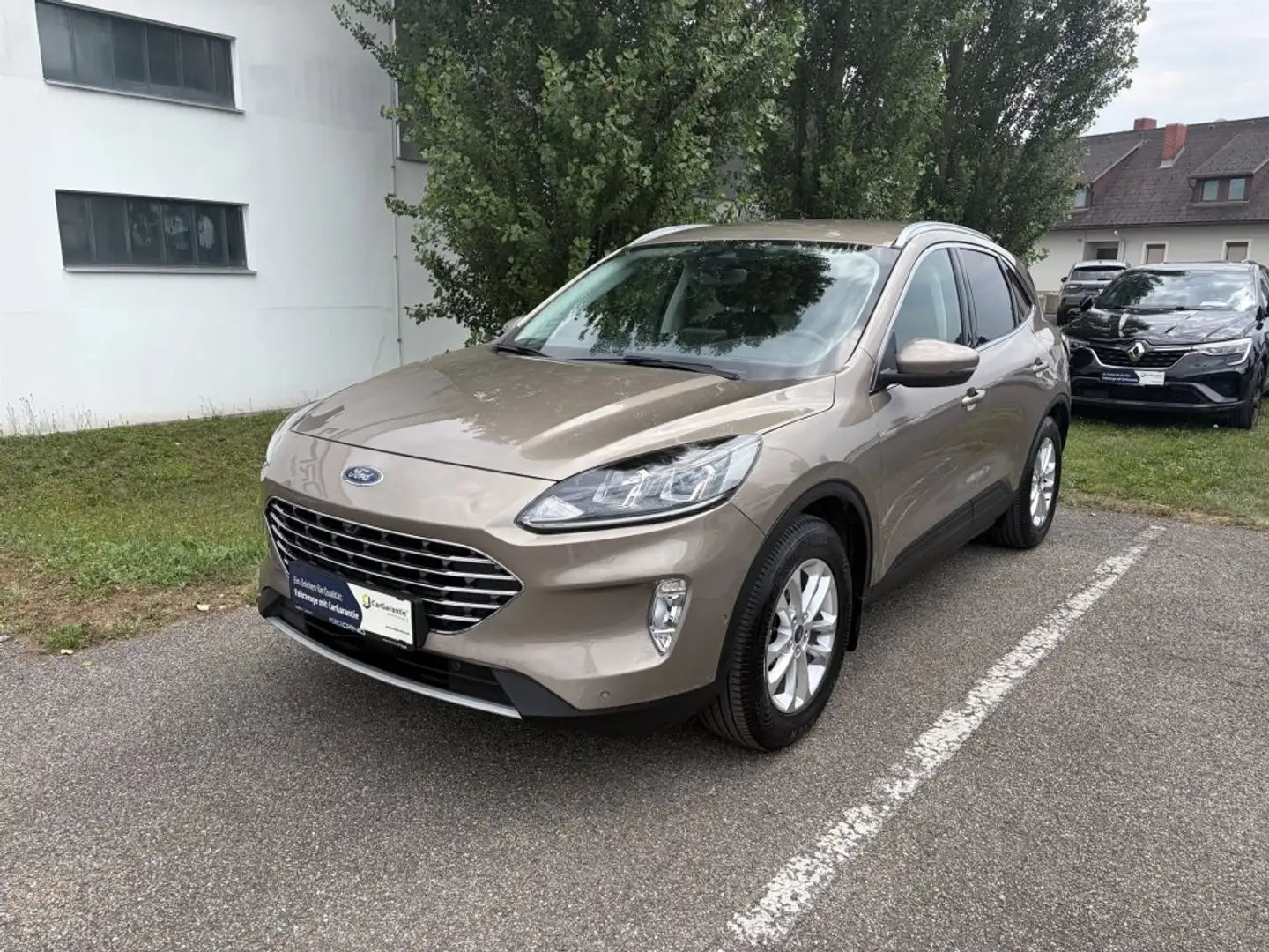 Ford Kuga Titanium 1.5EcoBLue 120PS Automatik Silber - 1