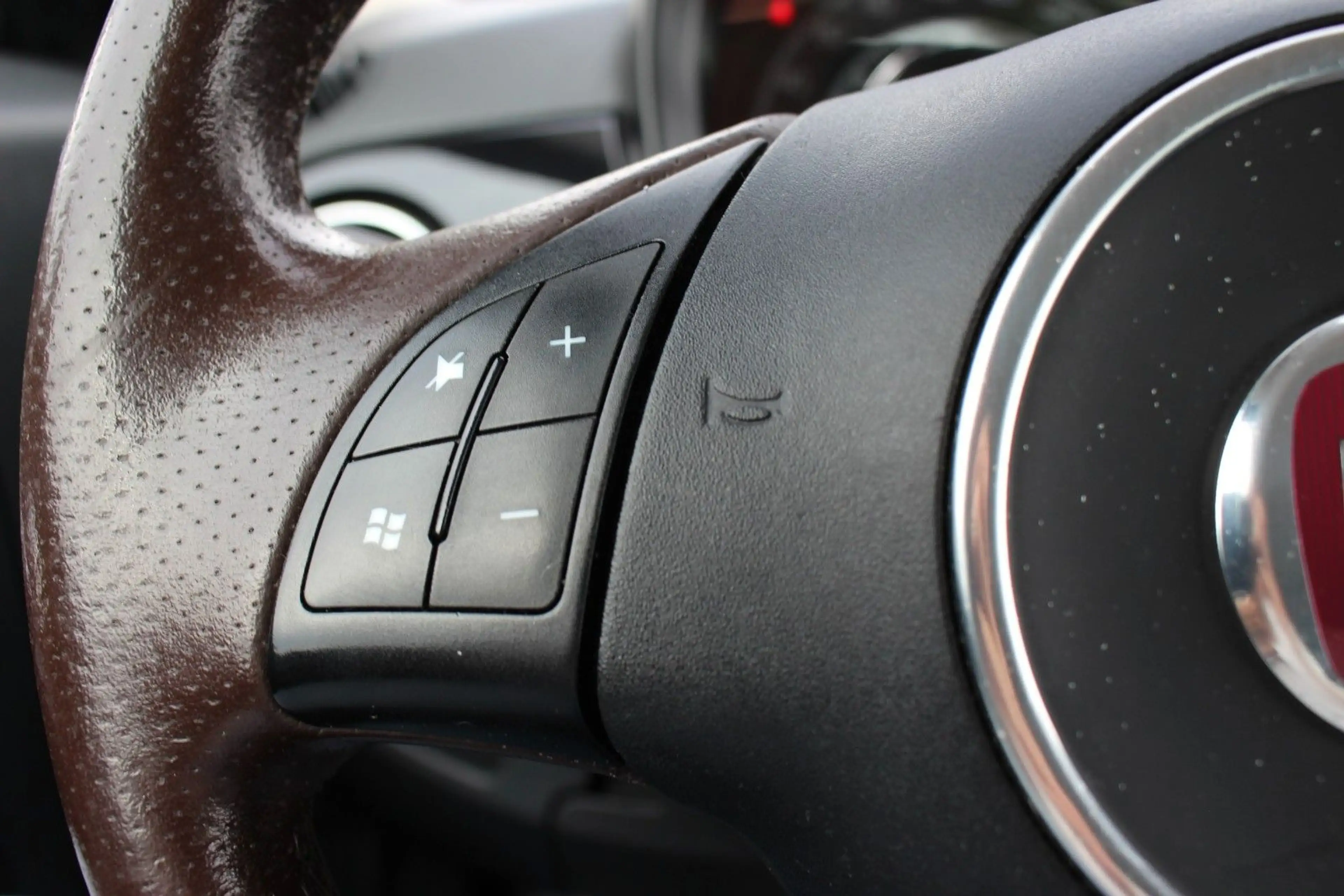 Fiat 500 1.2 LOUNGE/SHEFT/KLIMA/NAVI/AHK/LEDER/ — photo 14