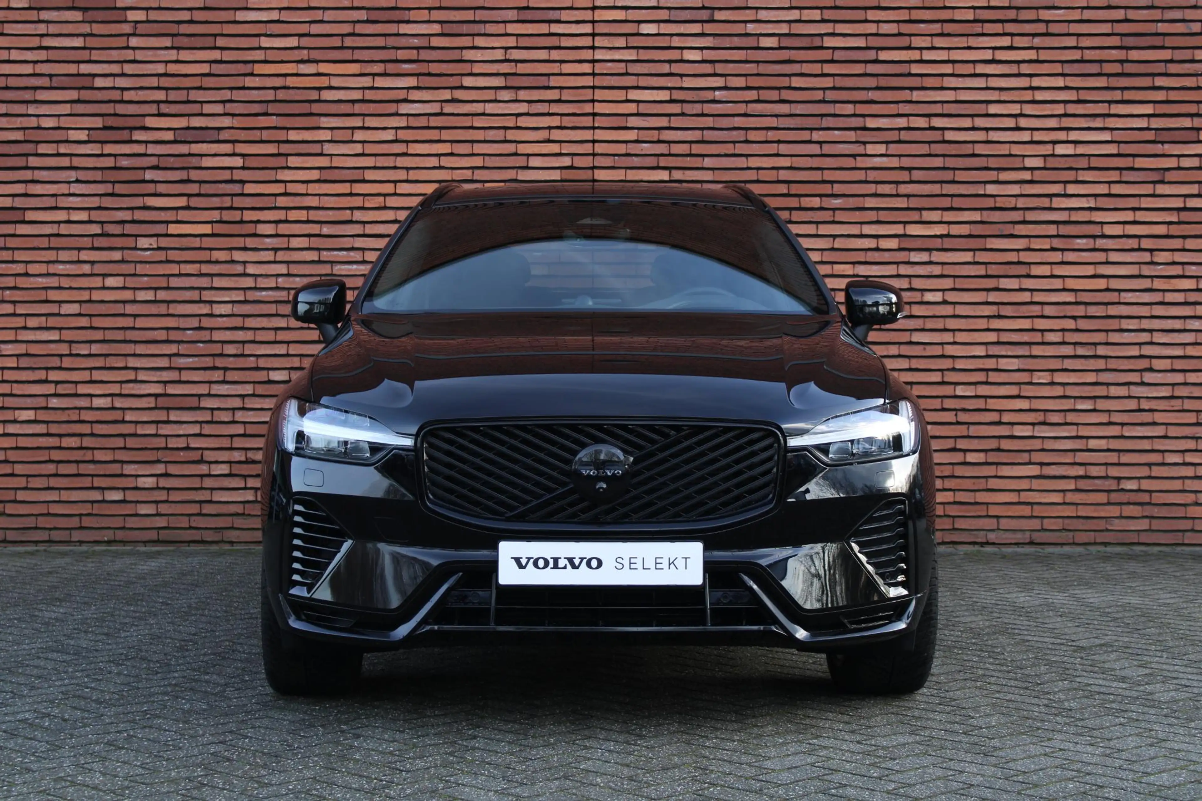 Volvo XC60 2.0 T6 Plug-in hybrid AWD Ultra Black Edition | Lu — photo 4