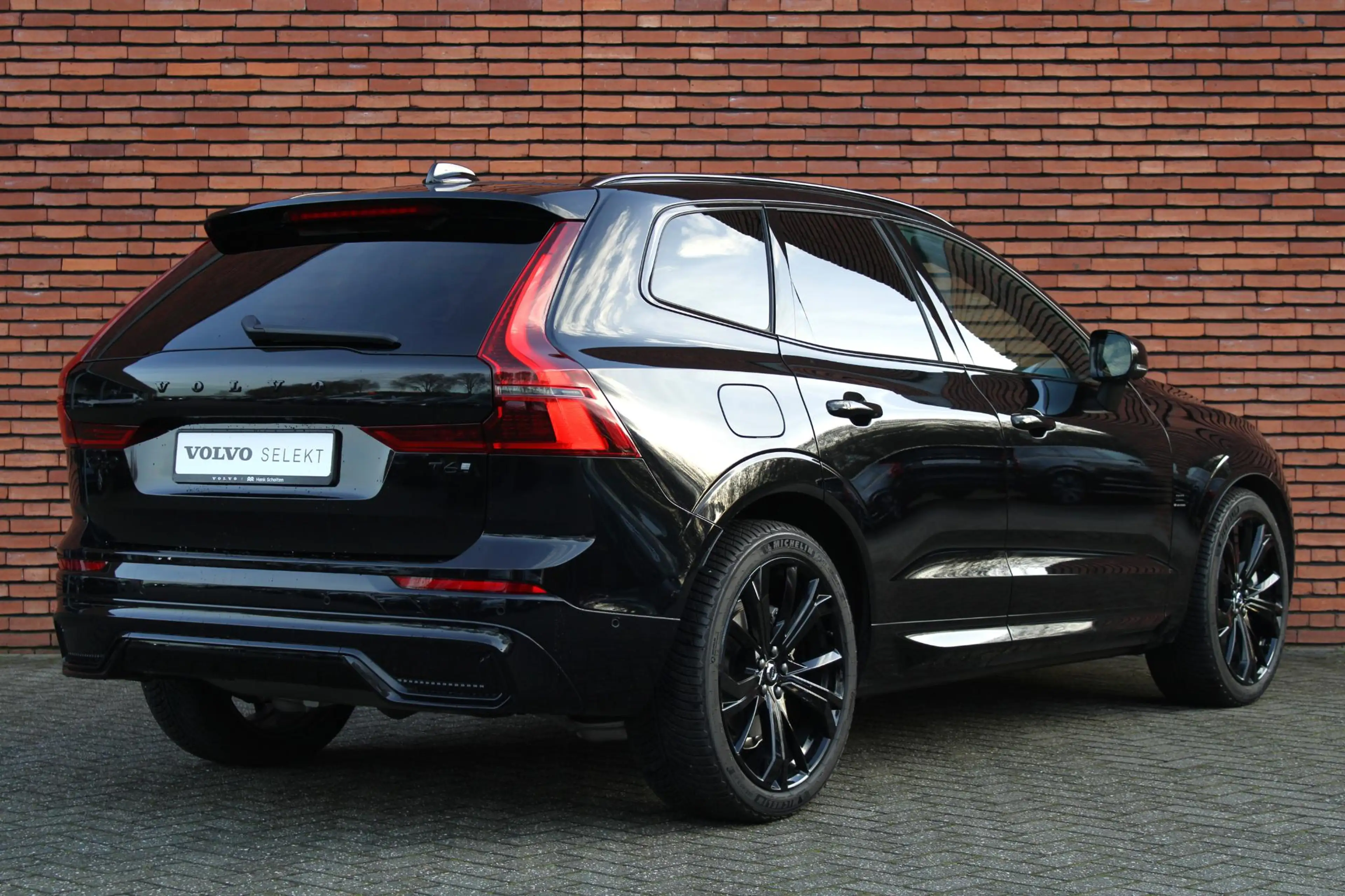 Volvo XC60 2.0 T6 Plug-in hybrid AWD Ultra Black Edition | Lu — photo 2