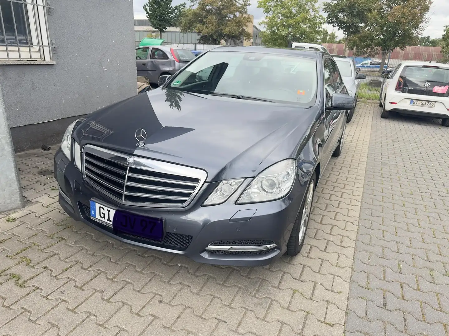 Mercedes-Benz E 300 E 300 CDI BlueEfficiency (212.021) Grau - 1