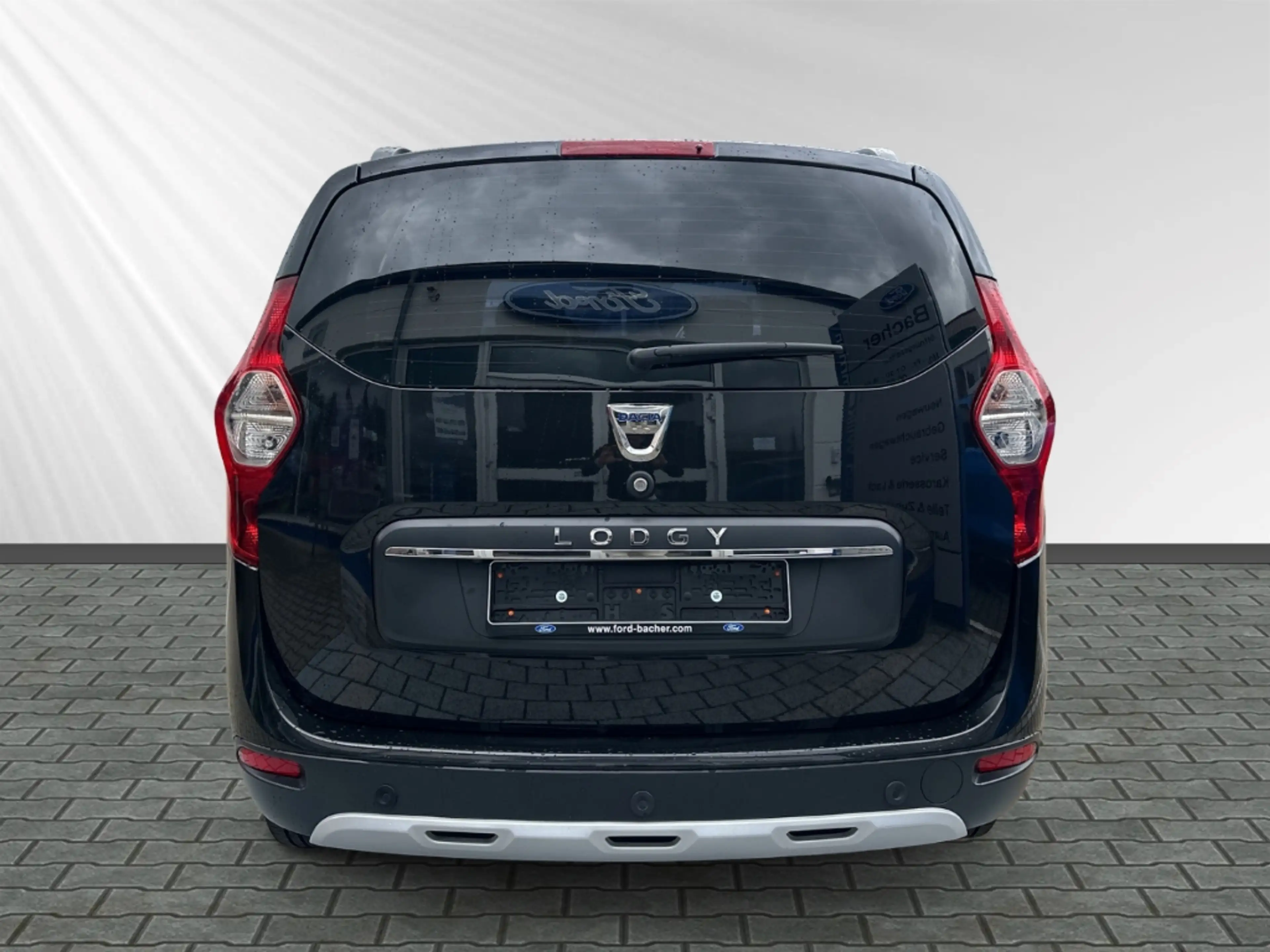 Dacia Lodgy 1.3 TCe 130 STEPWAY GPF NAVI KLIMA DAB RFK ALU — photo 4