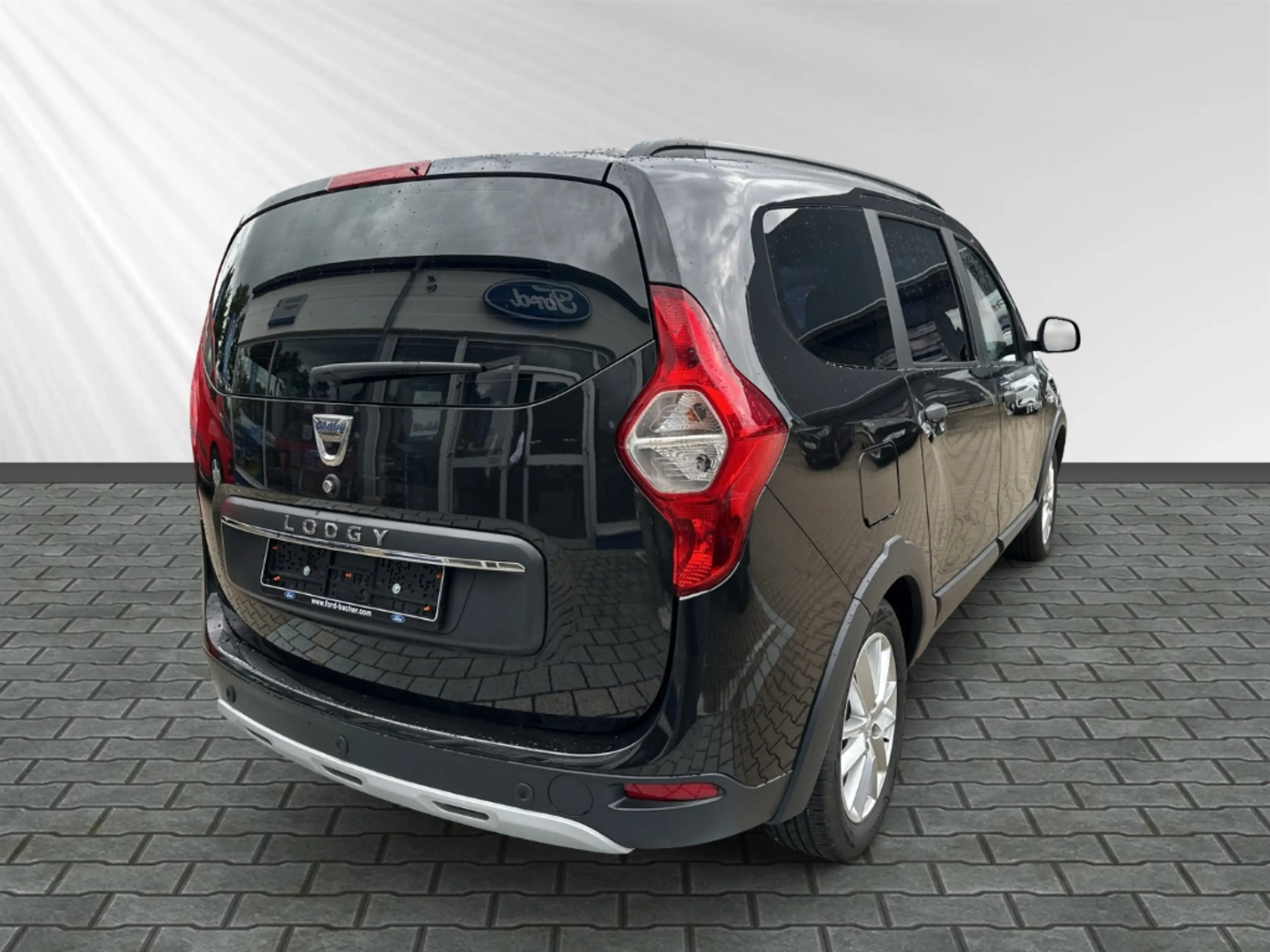 Dacia Lodgy 1.3 TCe 130 STEPWAY GPF NAVI KLIMA DAB RFK ALU — photo 5