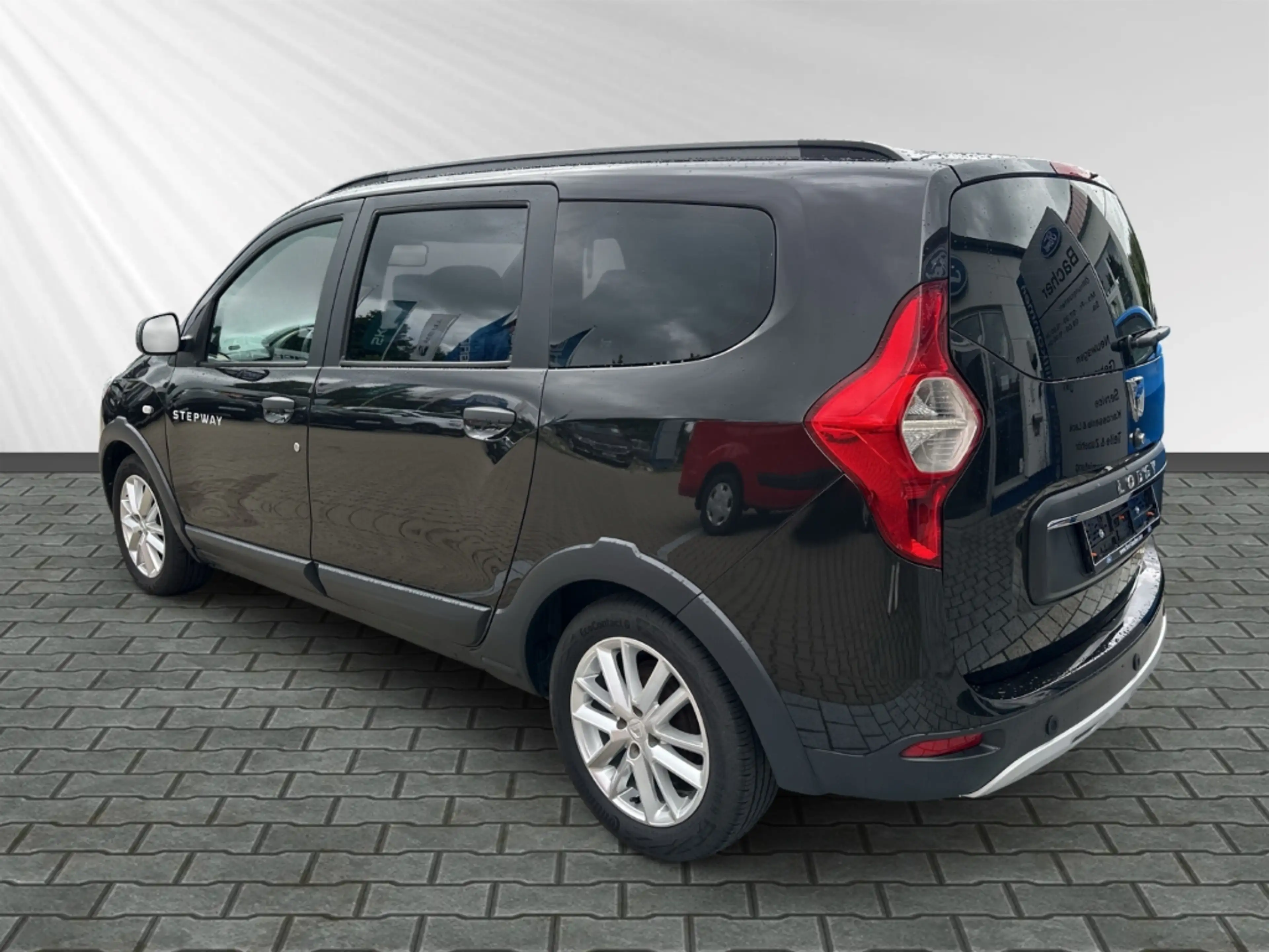 Dacia Lodgy 1.3 TCe 130 STEPWAY GPF NAVI KLIMA DAB RFK ALU — photo 3