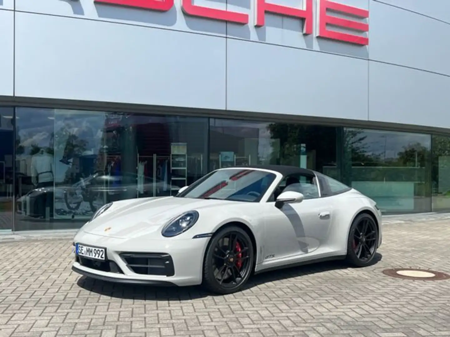 Porsche 992 TARGA 4 GTS HA-LENKUNG/INNO/PDCC/LEDER PAKET Grau - 1