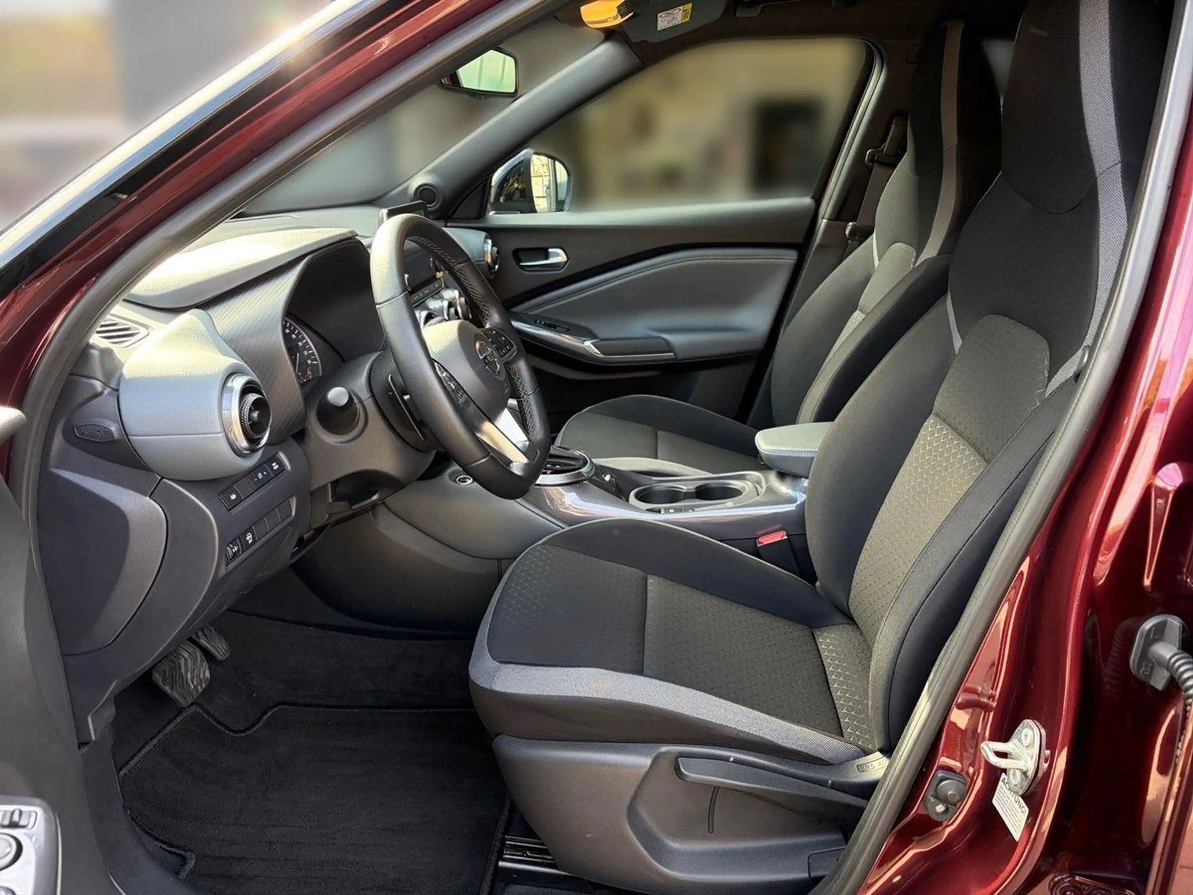 Nissan Juke 1.0 DIG-T AT N-Connecta *WINTER-PAKET* — photo 12