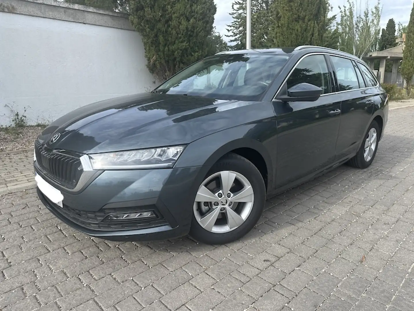 Skoda Octavia Combi 2.0TDI Ambition DSG 110kW Gris - 1
