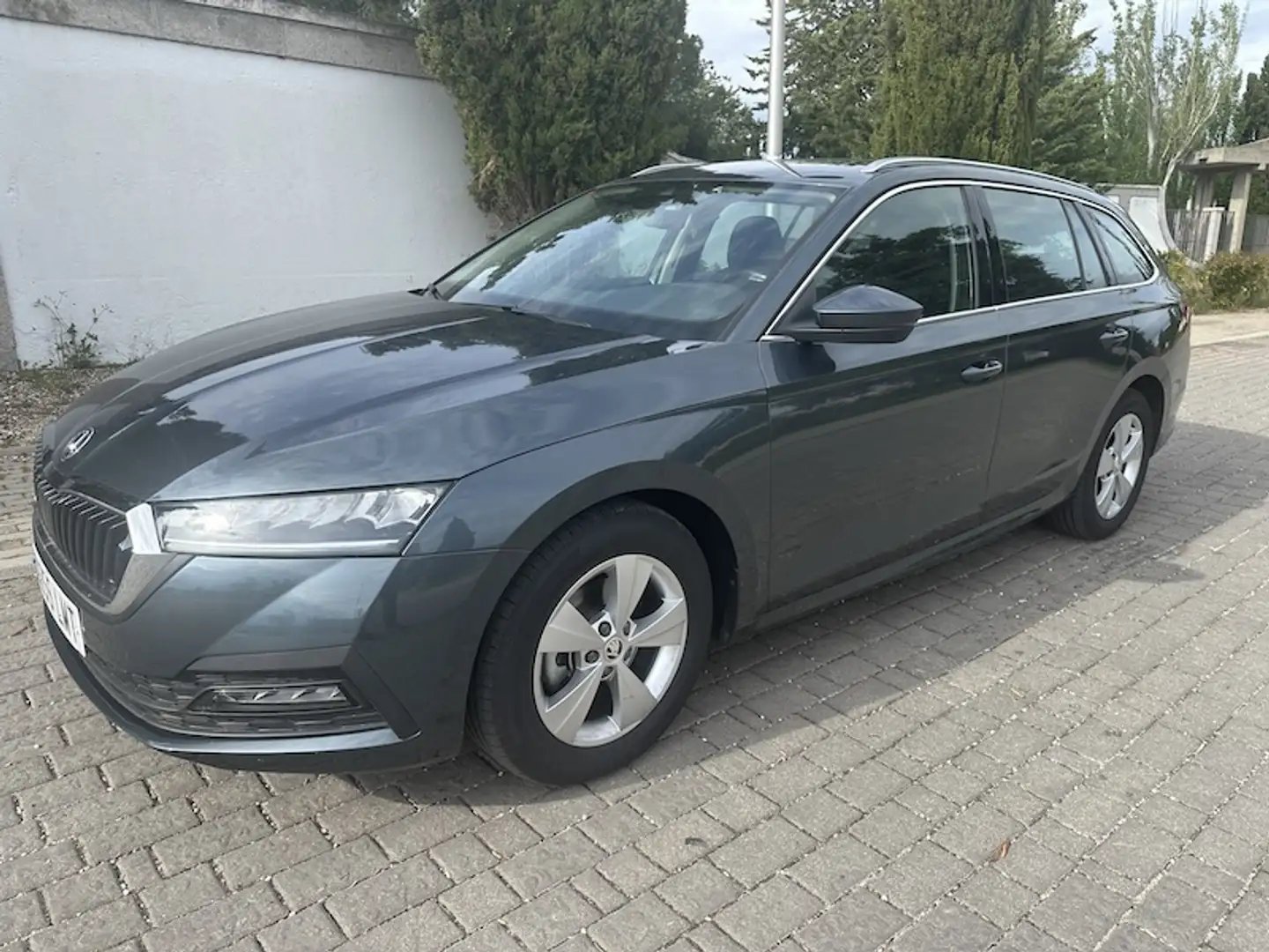 Skoda Octavia Combi 2.0TDI Ambition DSG 110kW Gris - 2