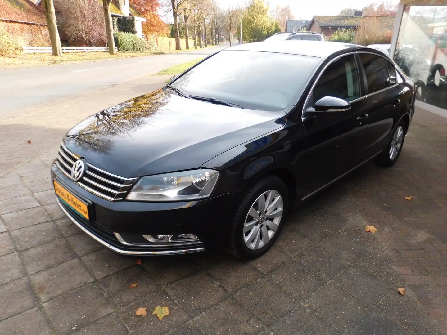 Volkswagen Passat Lim. Comfortline BMT SHZ GJR GARANTIE! Schwarz - 2