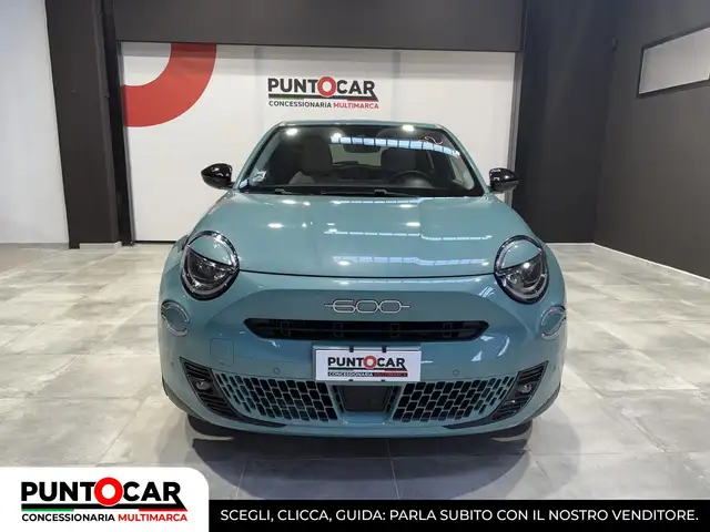 Fiat 600 view 2