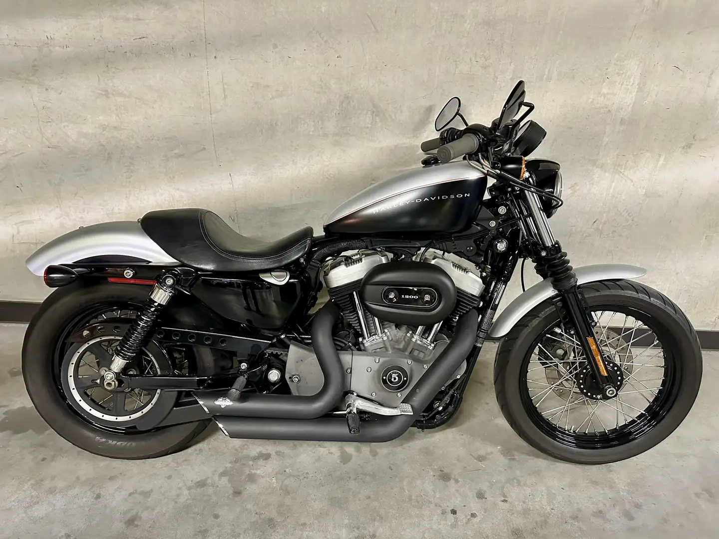 Harley-Davidson Sportster 1200 XL1200N Plateado - 1