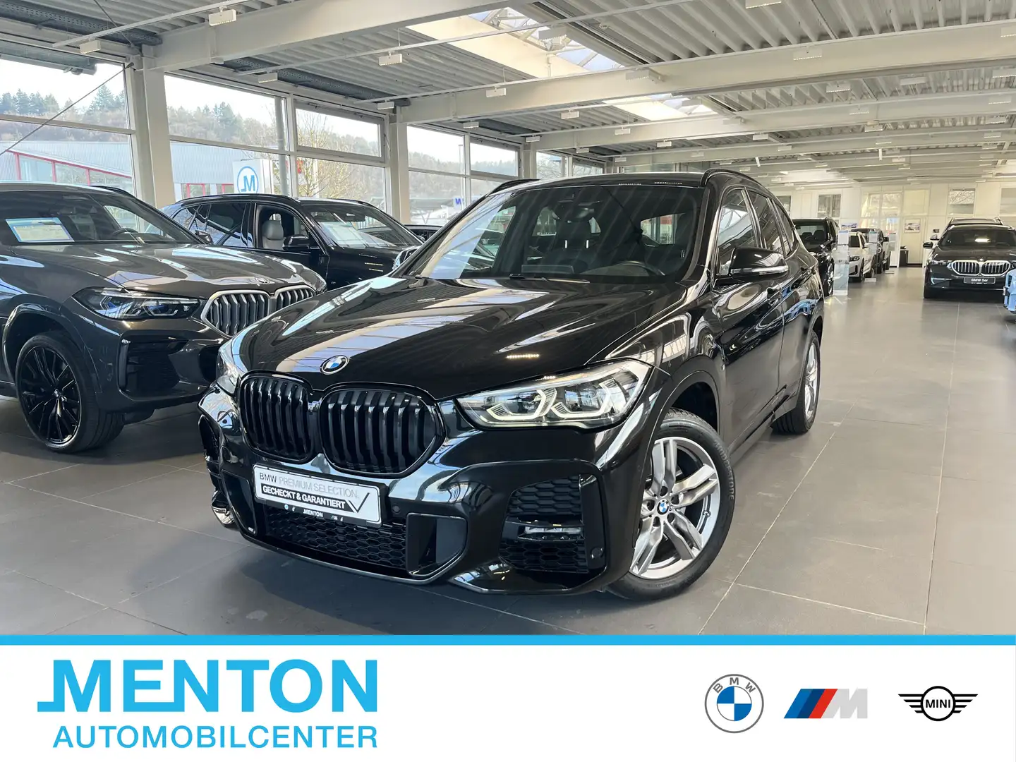 BMW X1 sDrive20i M Sportpaket AHK/Navi Plus/Pano/18"/Head Schwarz - 1
