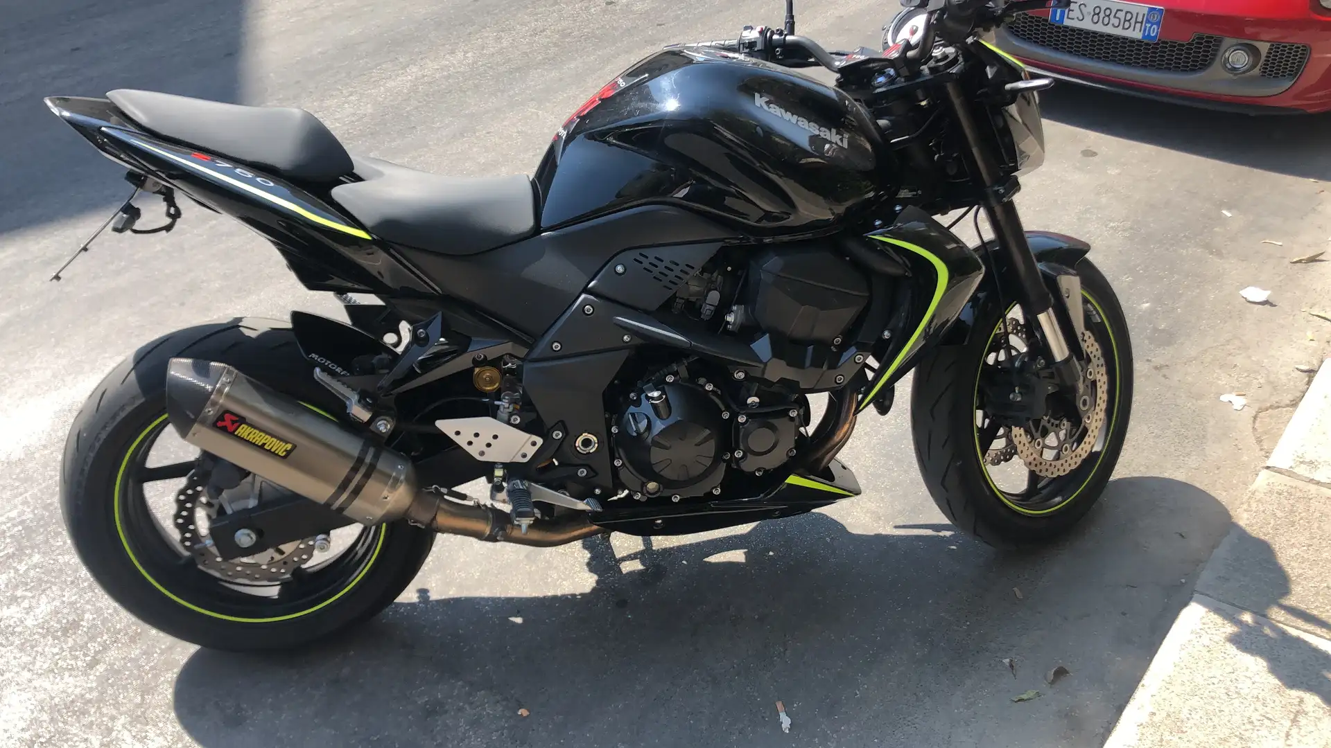 Kawasaki Z 750 R Negro - 2