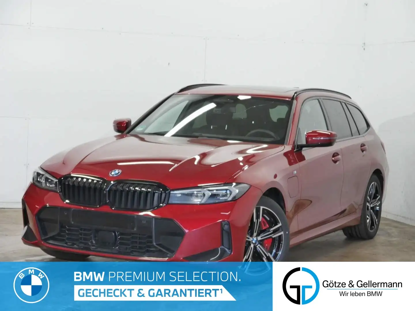BMW 330 e Touring M Sport PRO //AHK Stop&Go FACELIFT Rood - 1