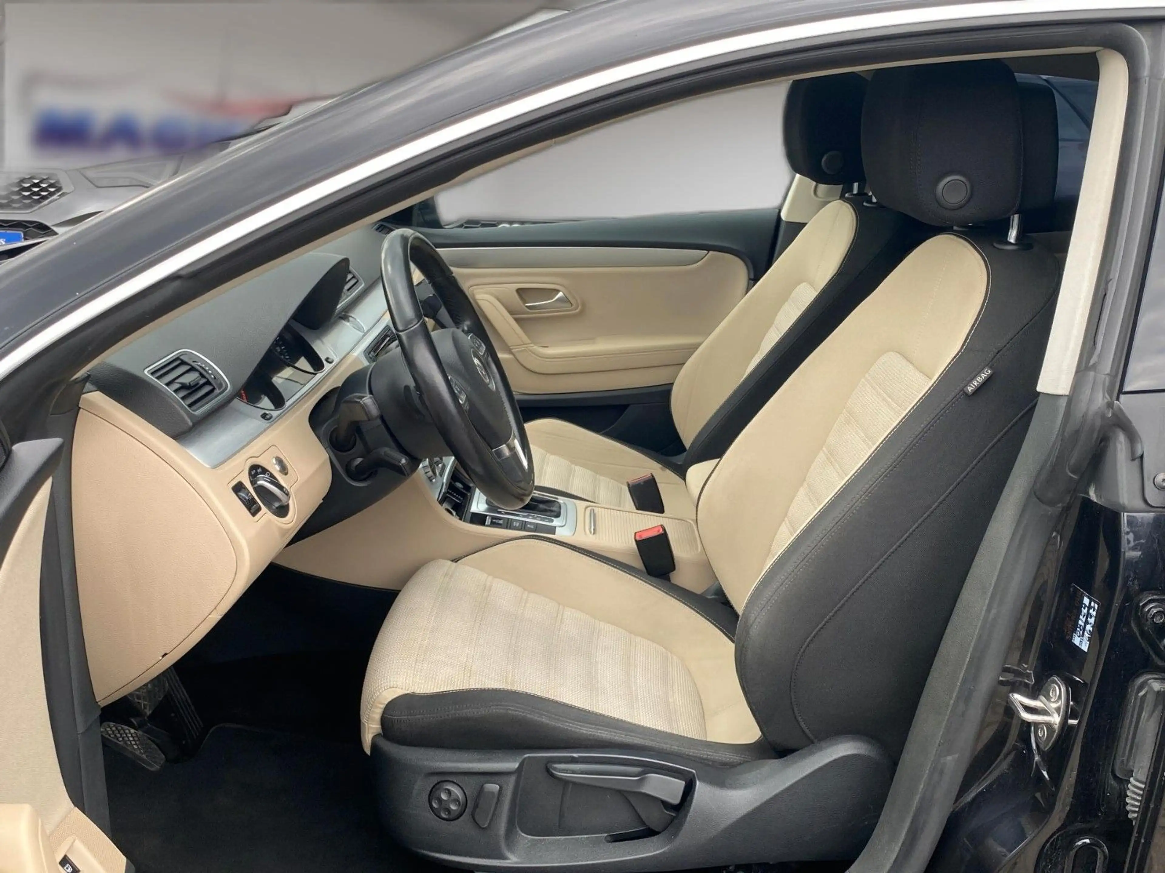 Volkswagen Passat CC 2.0 TDI DSG *Xenon*Navigation*Kamera* — photo 4