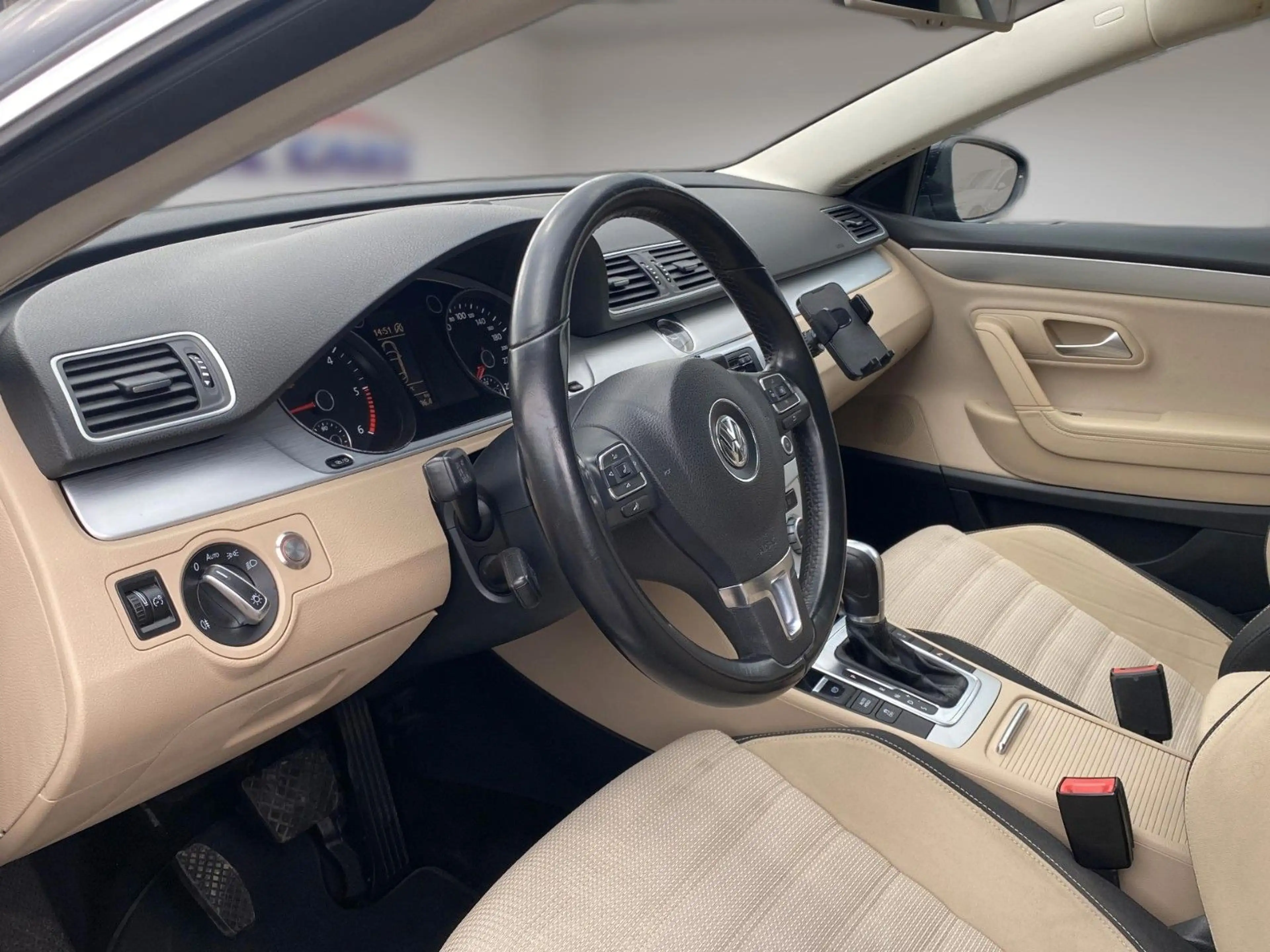 Volkswagen Passat CC 2.0 TDI DSG *Xenon*Navigation*Kamera* — photo 2