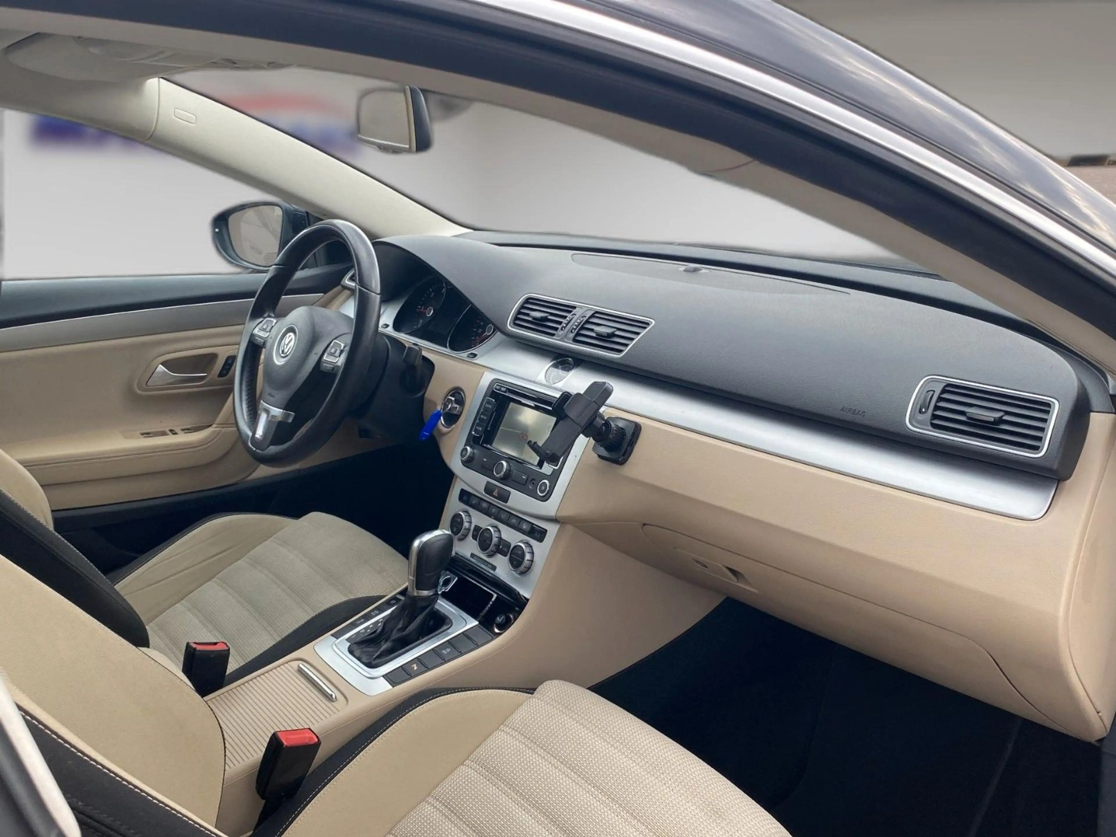 Volkswagen Passat CC 2.0 TDI DSG *Xenon*Navigation*Kamera* — photo 8