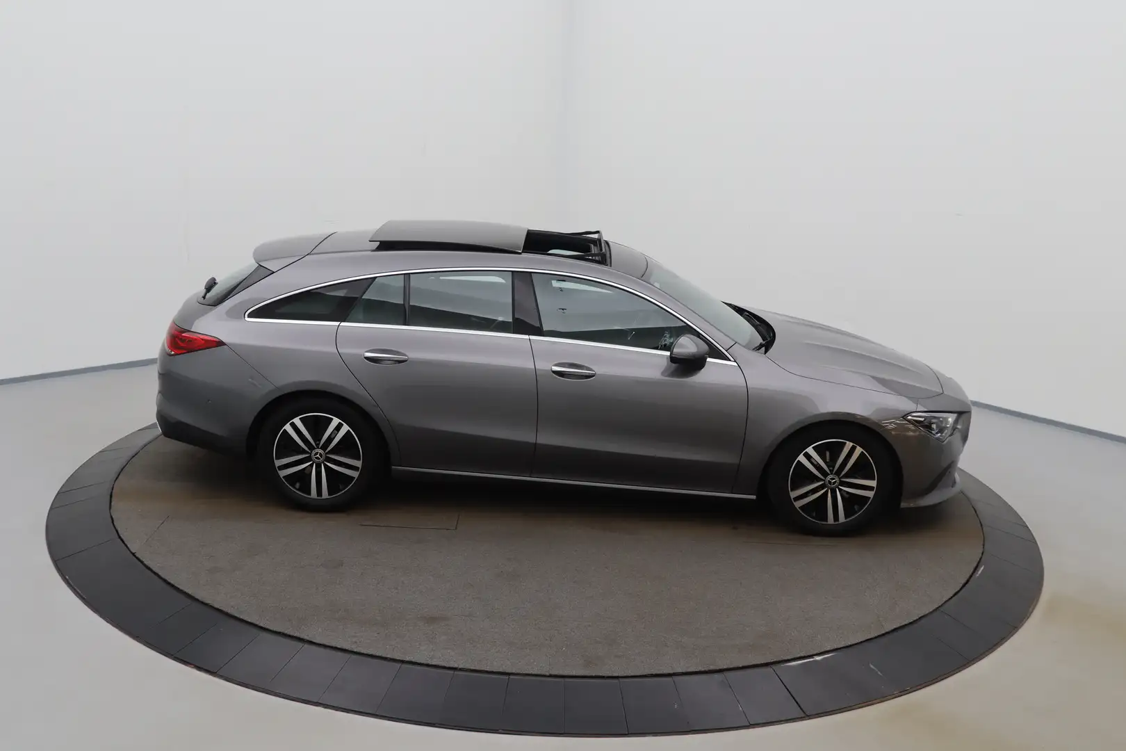 Mercedes-Benz CLA 180 SB 180dA Business Solution Luxury Plus LEDER/CUIR Gris - 2