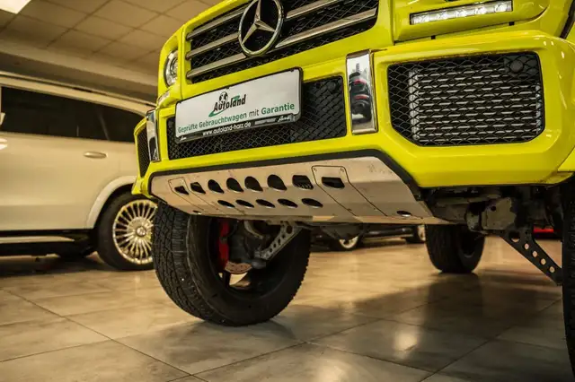 Mercedes-Benz G-Class view 9
