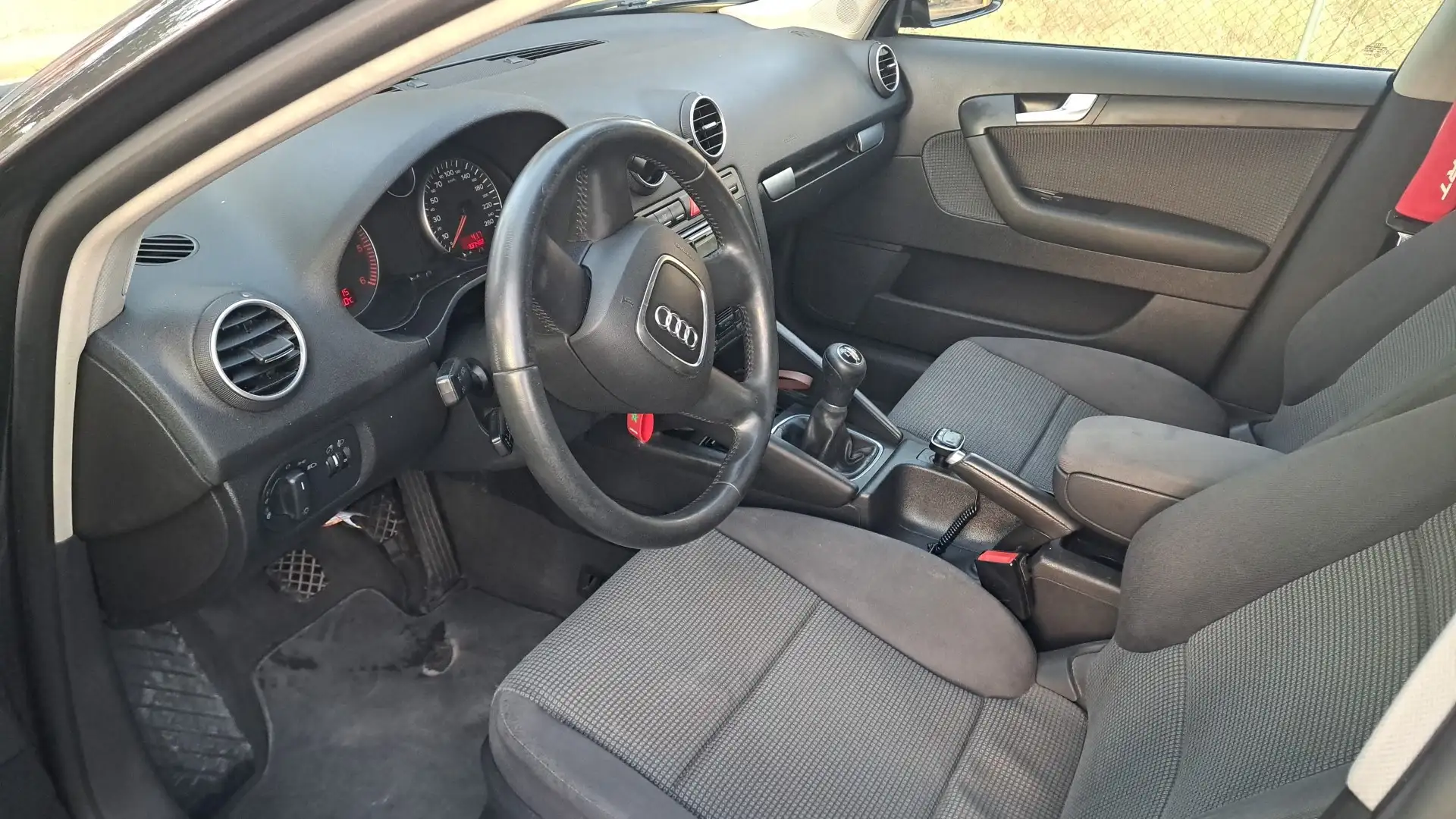 Audi A3 Sportback 1.9TDI Ambition - 2