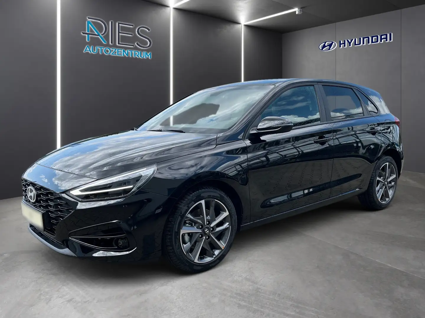 Hyundai i30 Advantage *Navi*KlimaA*LED*LM*LRH*SH* Noir - 1