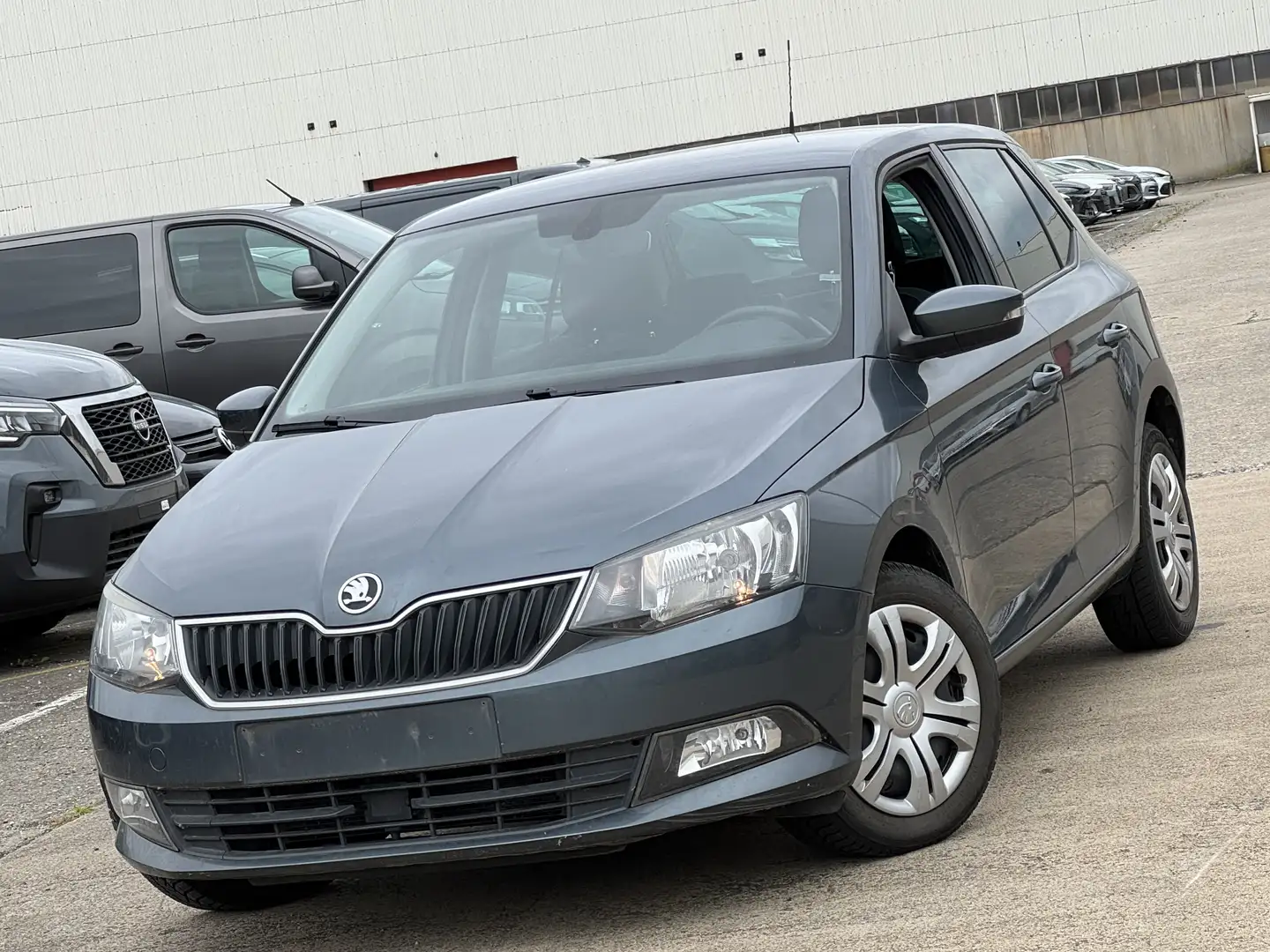 Skoda Fabia 1.0i/CLIMA/NEW MODELS/EURO6B/1PROP CARNET Gris - 1