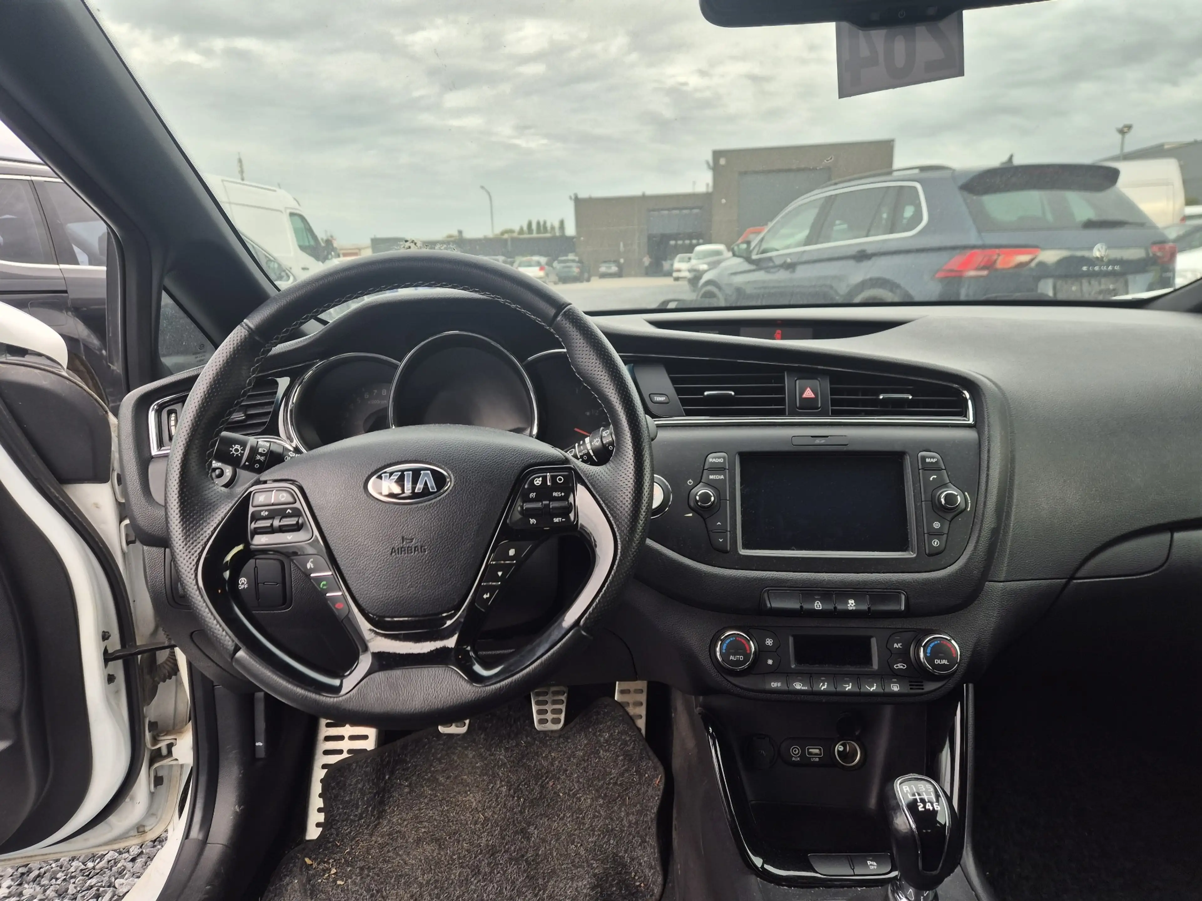 Kia Ceed / cee'd 1.0 T-GDi GT Line ISG / Marchand ou Export — photo 13