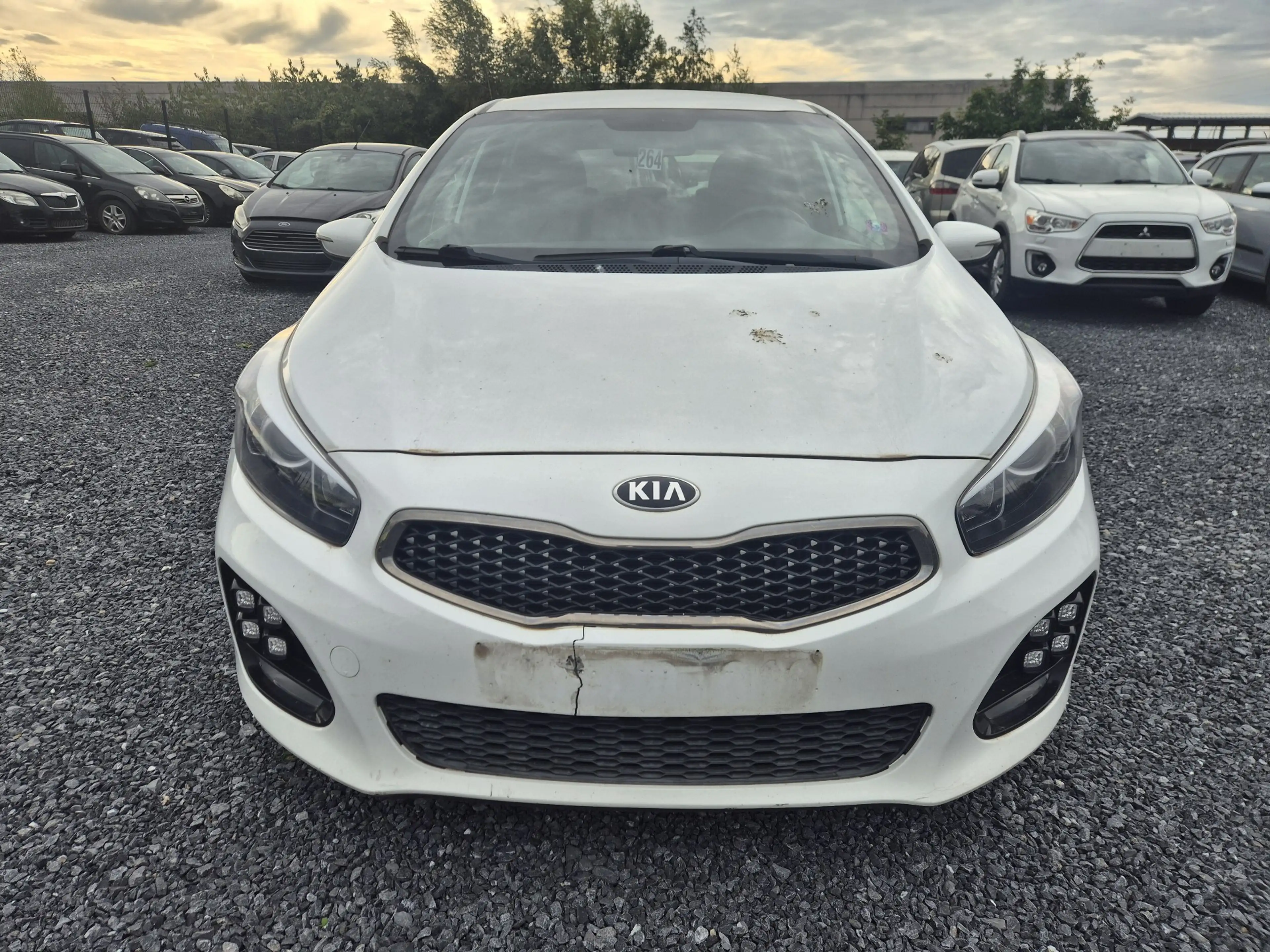 Kia Ceed / cee'd 1.0 T-GDi GT Line ISG / Marchand ou Export — photo 2