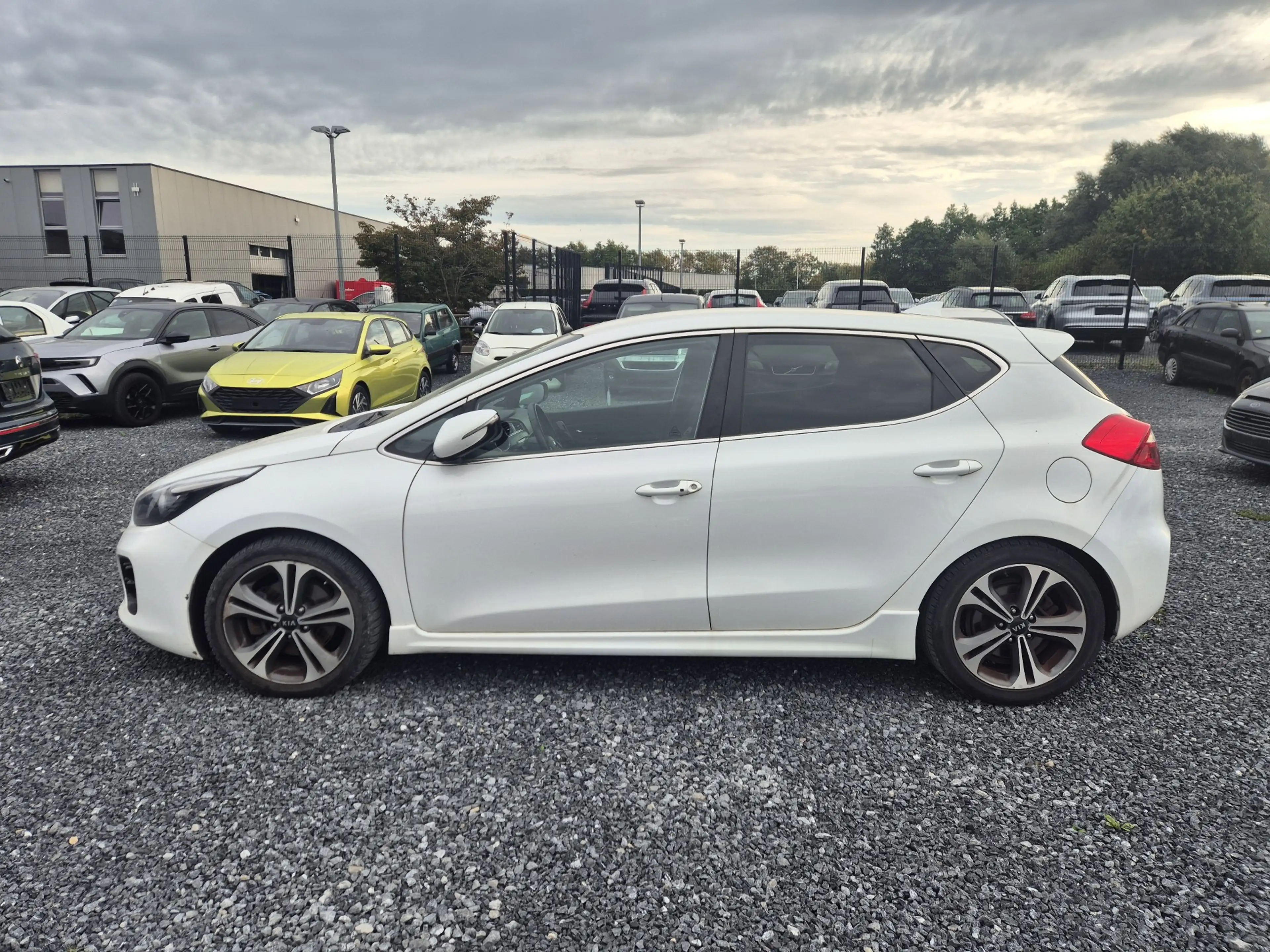 Kia Ceed / cee'd 1.0 T-GDi GT Line ISG / Marchand ou Export — photo 8