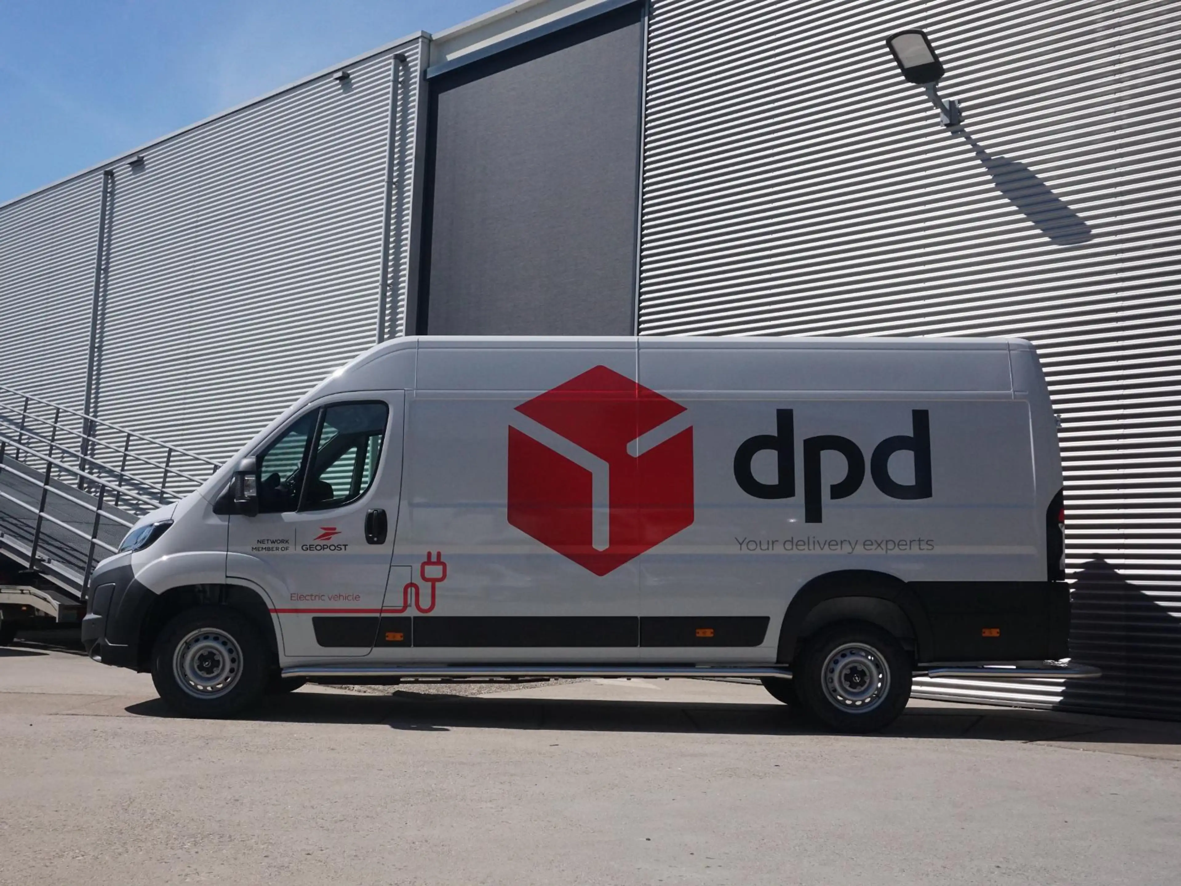Opel Movano-e Electric 3.5t L4H2 Zwaar 110 kWh DPD — photo 5