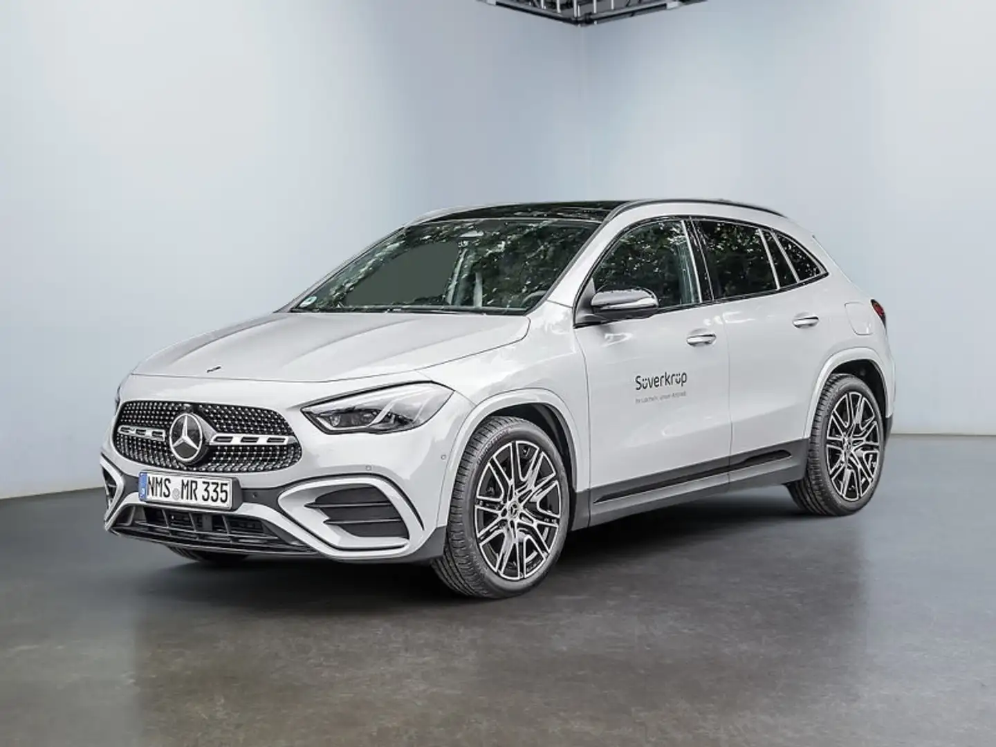 Mercedes-Benz GLA 200 AMG NIGHT MULTI 360 AHK DISTR KAMERA PDC Grau - 2