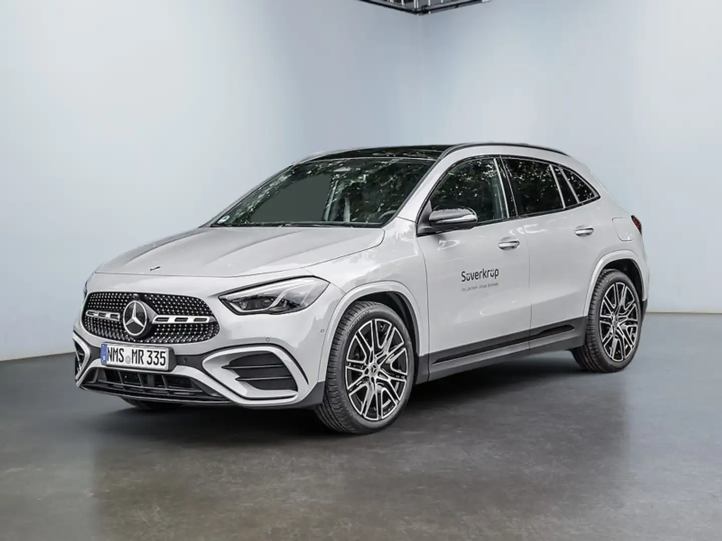 Mercedes-Benz GLA 200 AMG NIGHT SPUR DISTR PANO AHK 360 PDC Grau - 2
