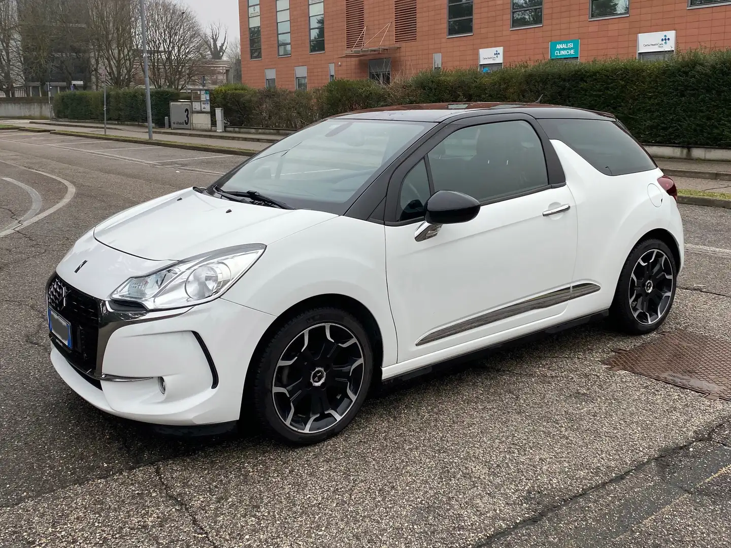 Citroen DS3 DS3 1.6 bluehdi Chic 75cv NEOPATENTATI - 1