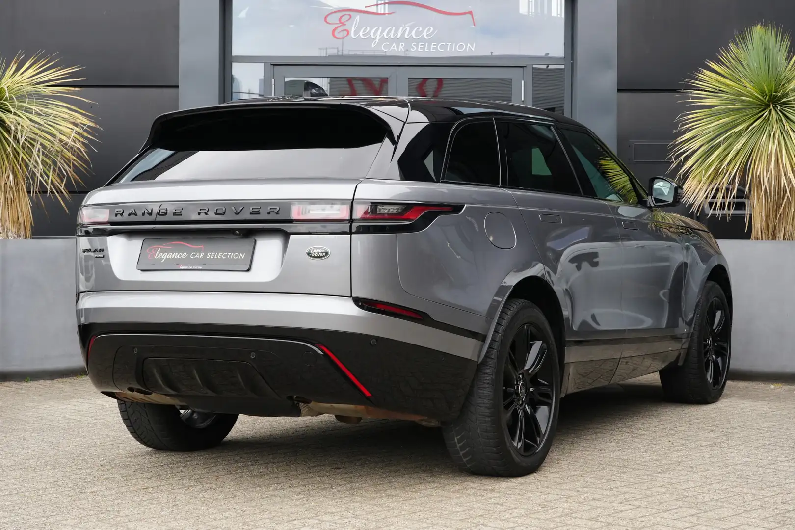 Land Rover Range Rover Velar 2.0 P400e R-Dynamic 404pk Panoramadak/Stoelverwarm Szary - 2