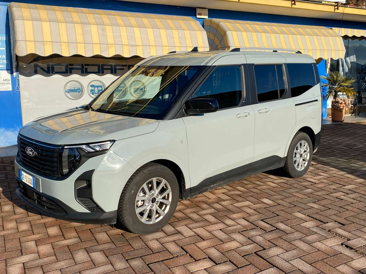 Ford Tourneo Courier 1.0 EcoBoost ACTIVE