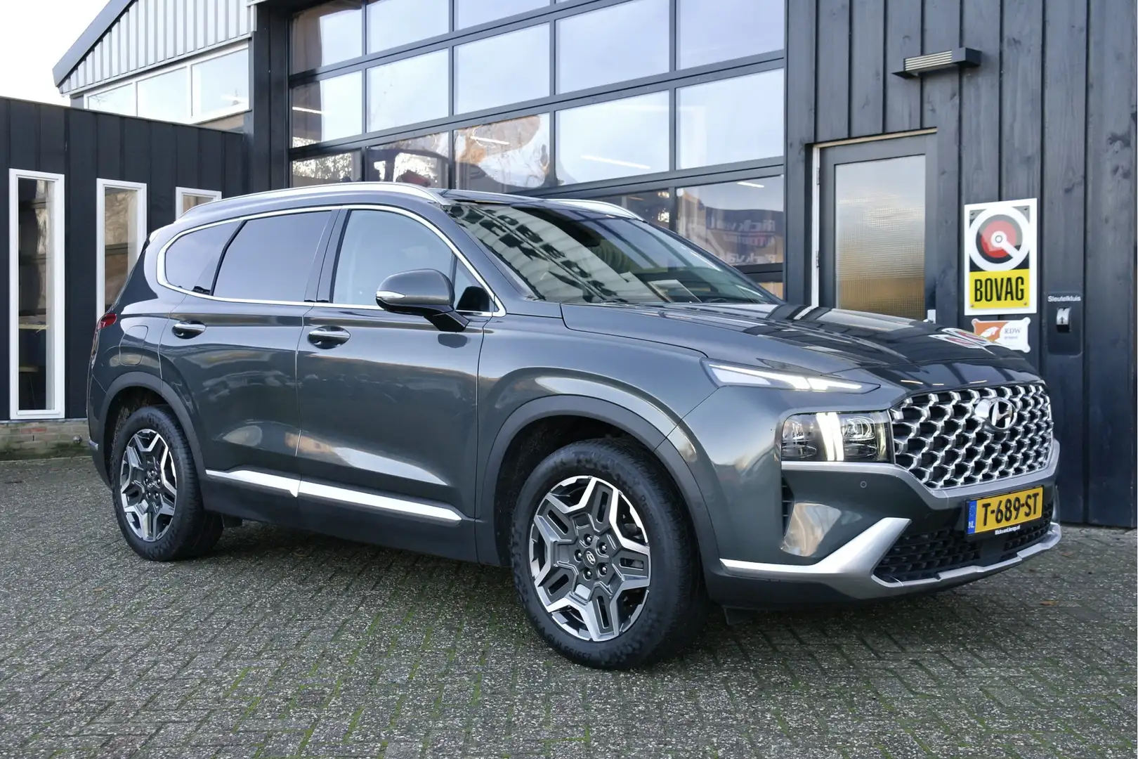 Hyundai SANTA FE 1.6 T-GDI PHEV Premium Sky 7p. | Pano | Dealer Ond Grau - 1