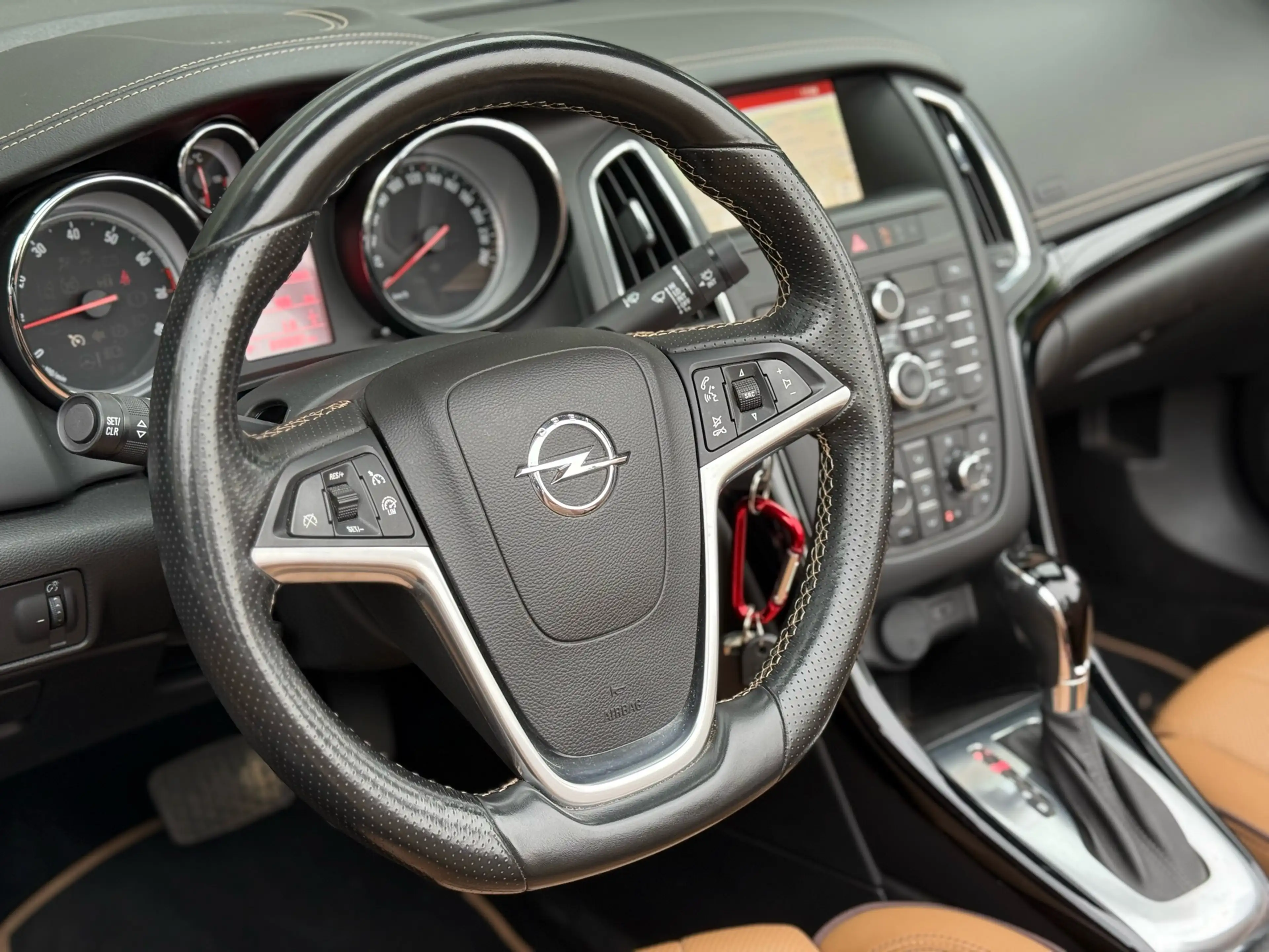 Opel Cascada 1.6 i Turbo * GPS * CUIR CHAU/REFROI * CLIM AUTO — photo 7