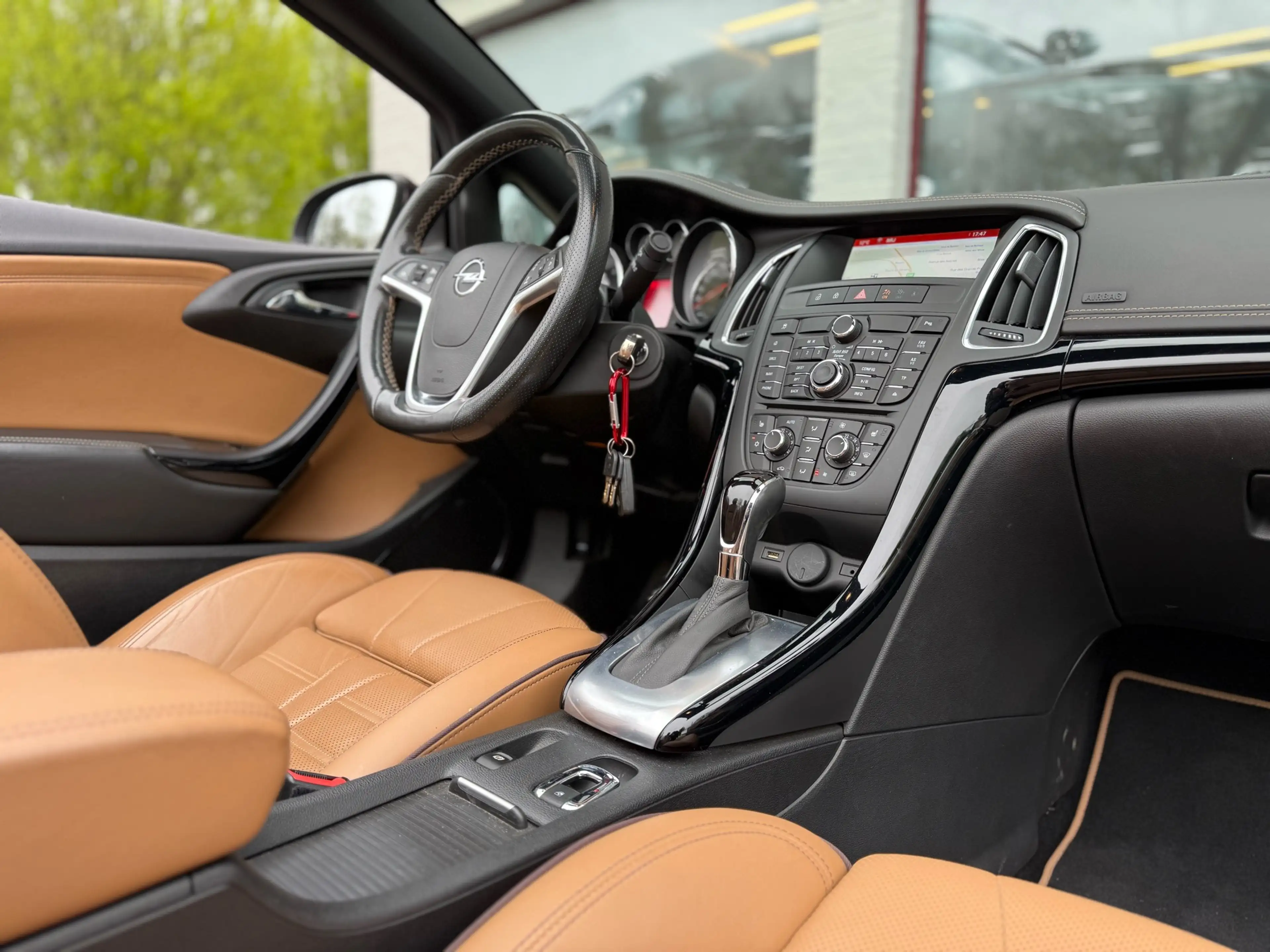Opel Cascada 1.6 i Turbo * GPS * CUIR CHAU/REFROI * CLIM AUTO — photo 13