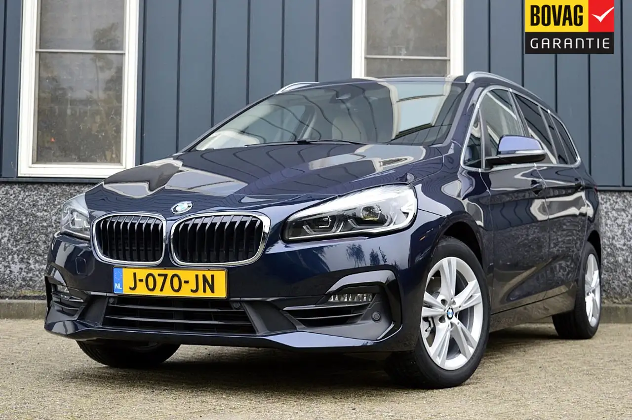 BMW 218