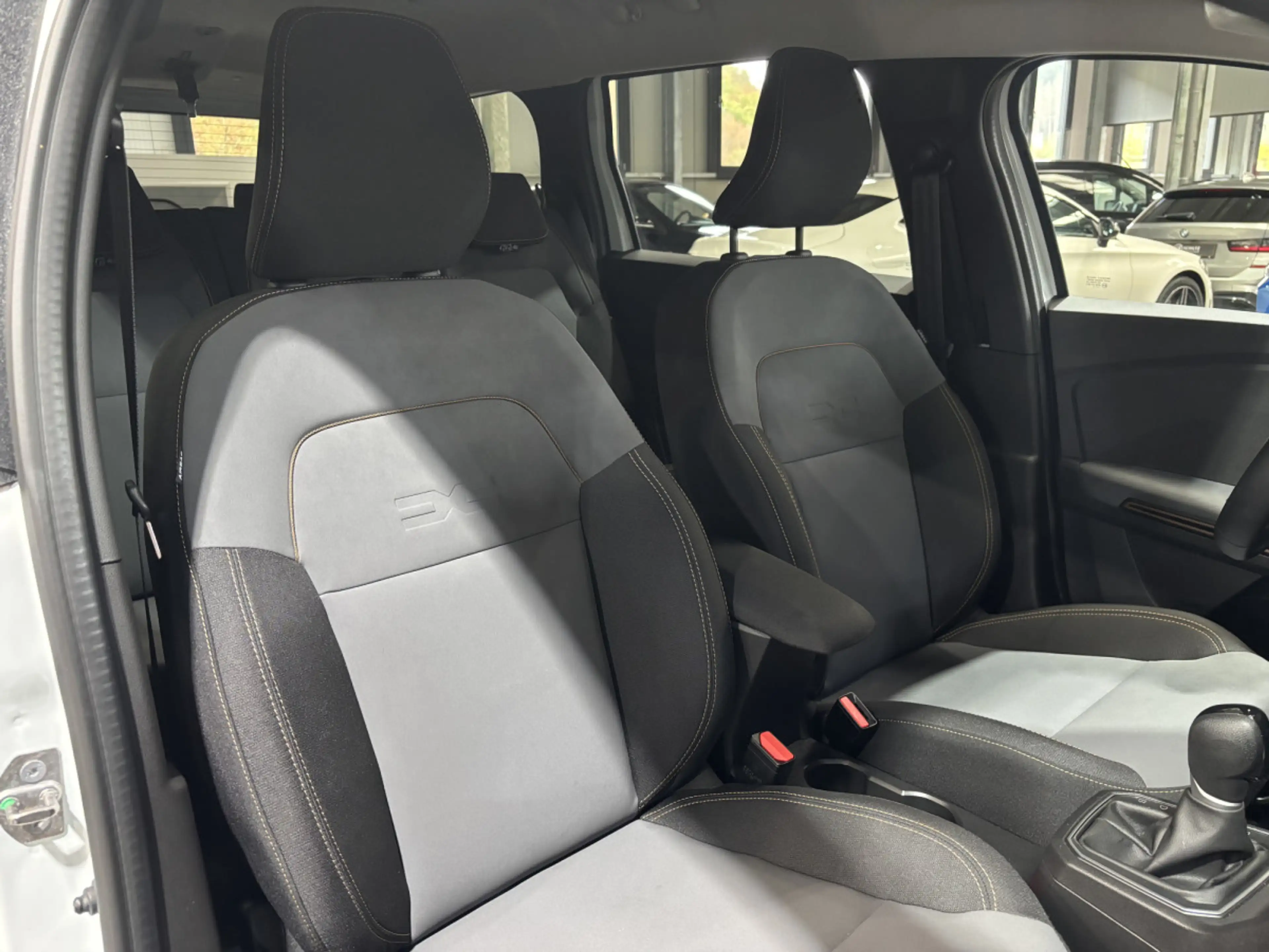 Dacia Jogger 1.6 FullHybrid 140  AT — photo 11