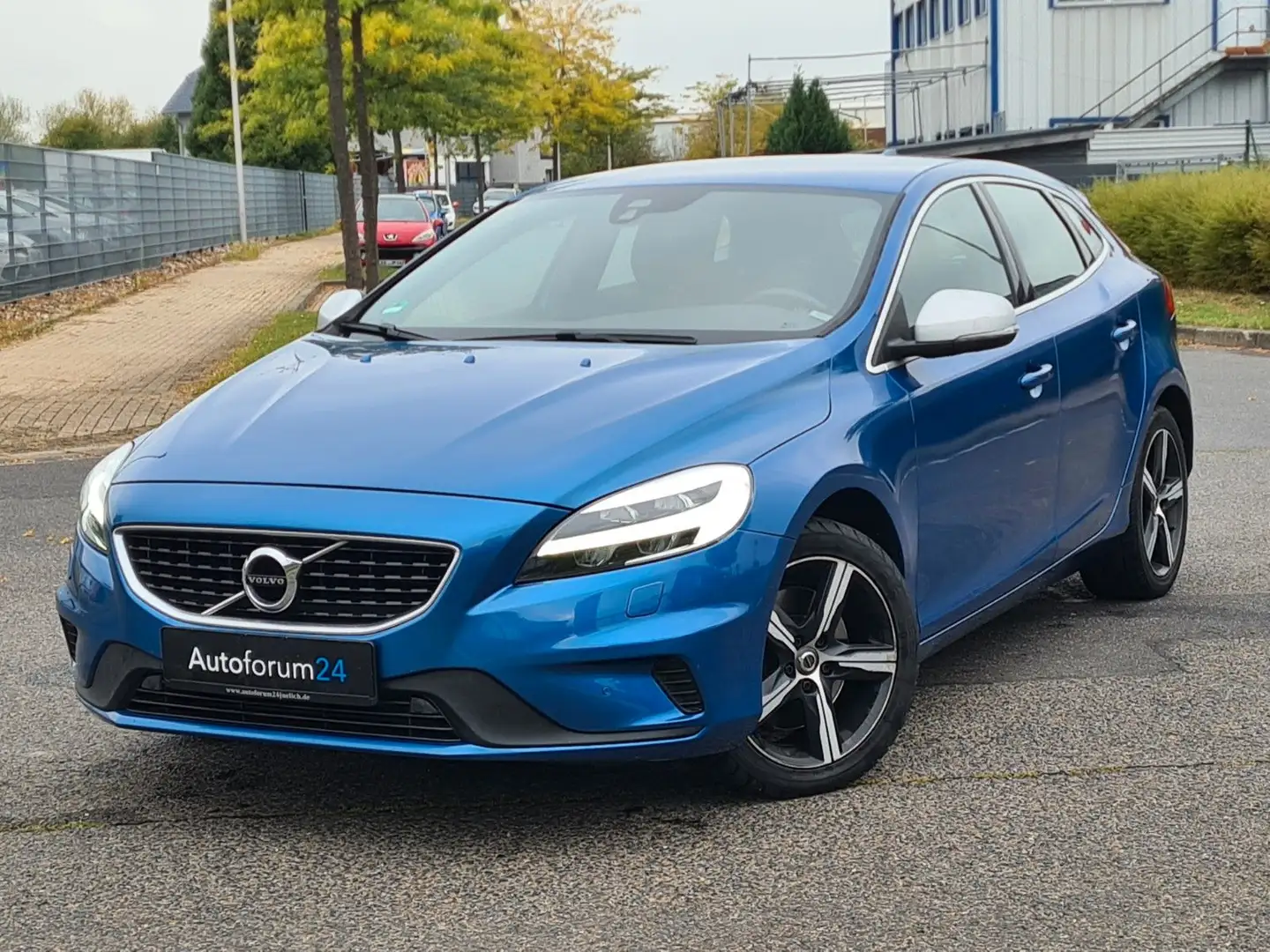 Volvo V40 R-Design*Autom.*Navi*RFK*PDC*SHZ* Blau - 1