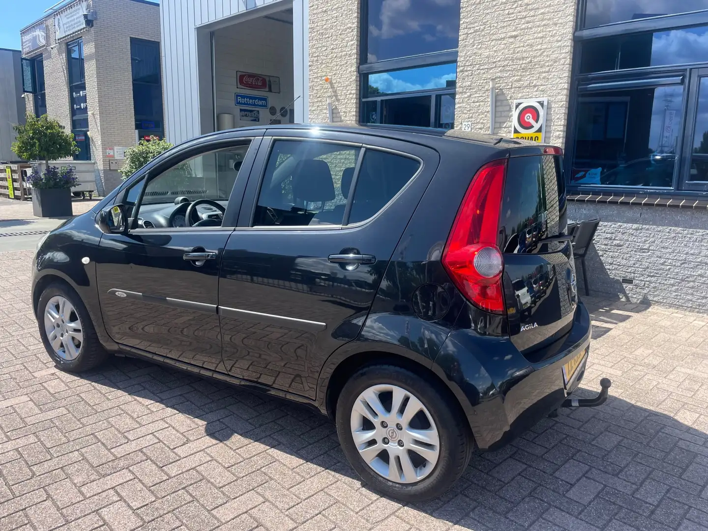 Opel Agila 1.2 Edition-Zuinig- Compleet onderhouden-airco Zwart - 2