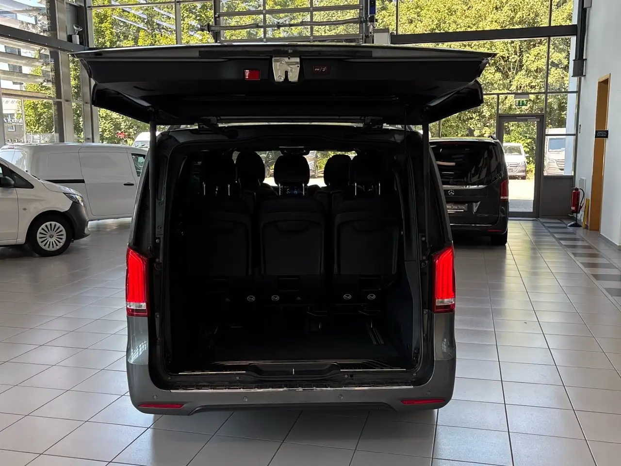 Mercedes-Benz EQV Avantgarde lang LED Pano AIRMATIC 360°, миниатюра 15