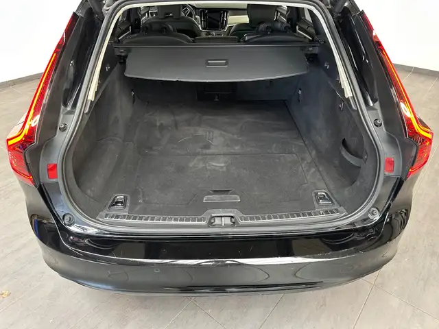 Volvo V90 view 6